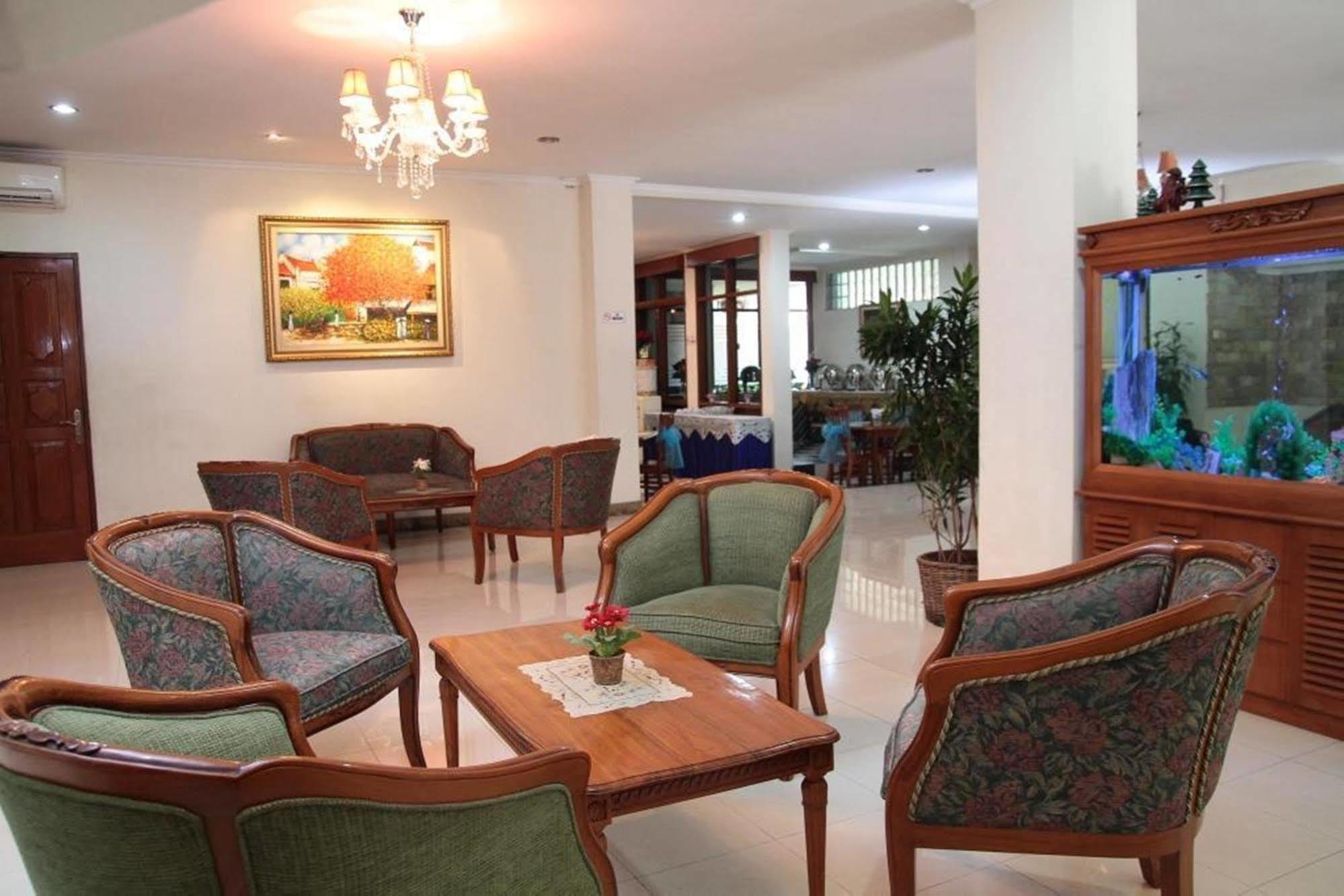 Hotel Reddoorz Near Kemang Raya Jakarta