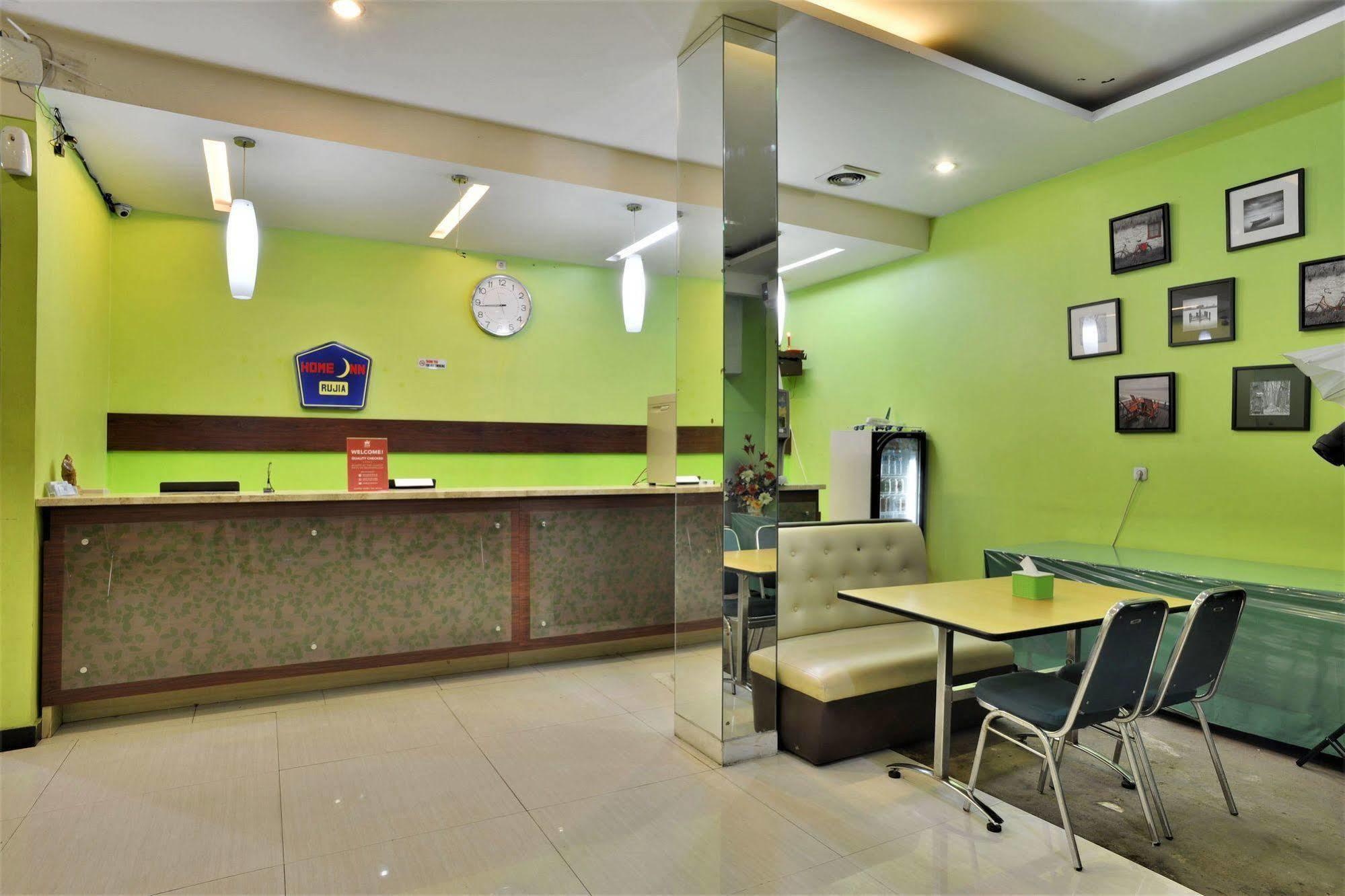 Zen Rujia Pecenongan Hotel