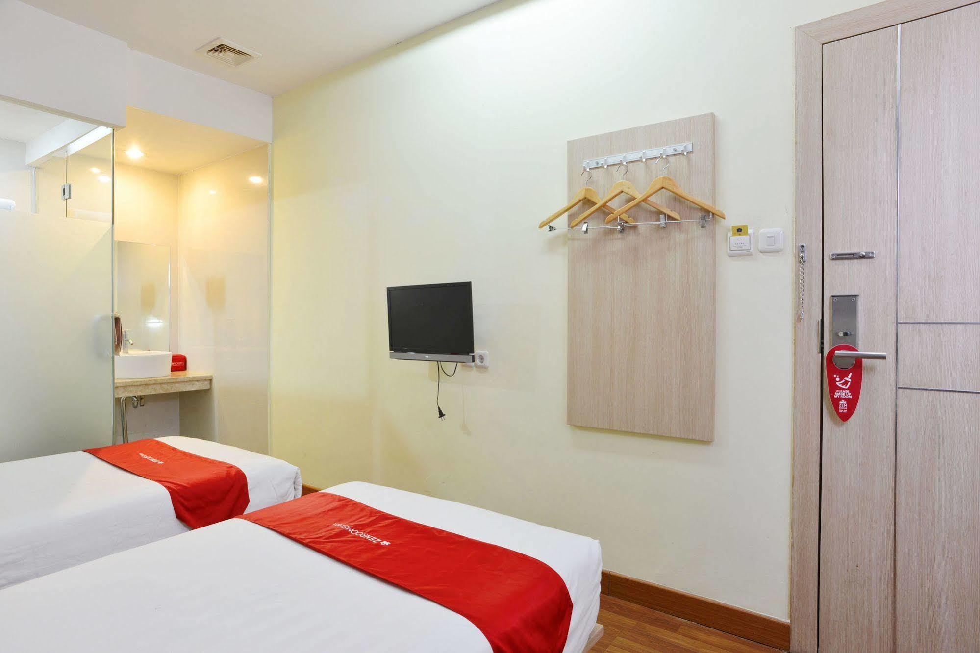 Zen Rujia Pecenongan Hotel 2*