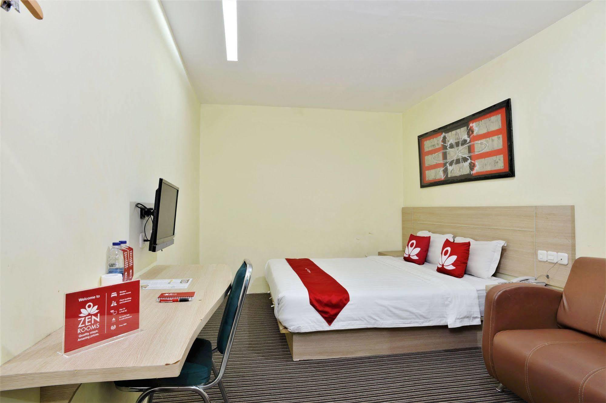 Zen Rujia Pecenongan Hotel 2*