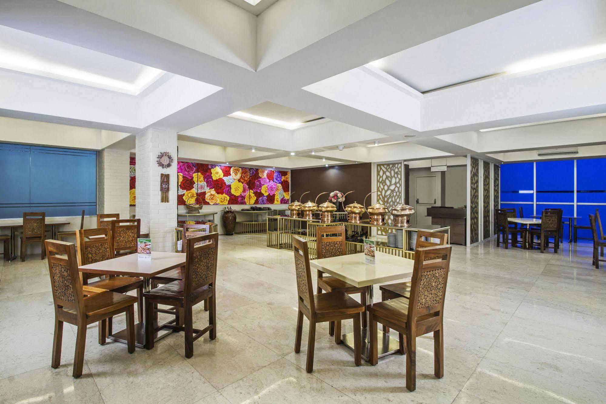Reddoorz Premium @ Thamrin Kebon Sirih Hotel