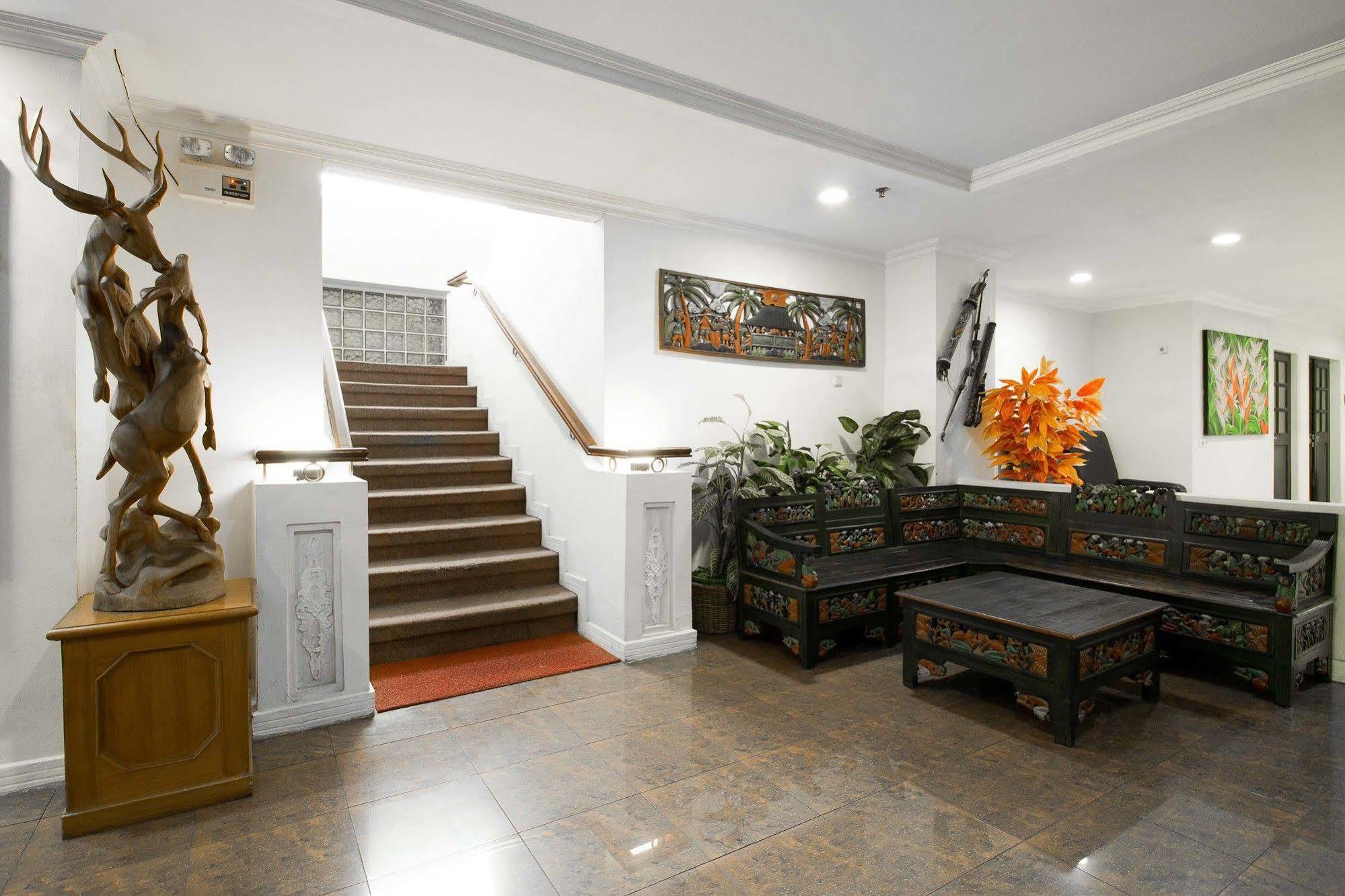 Reddoorz Premium @ Thamrin Kebon Sirih