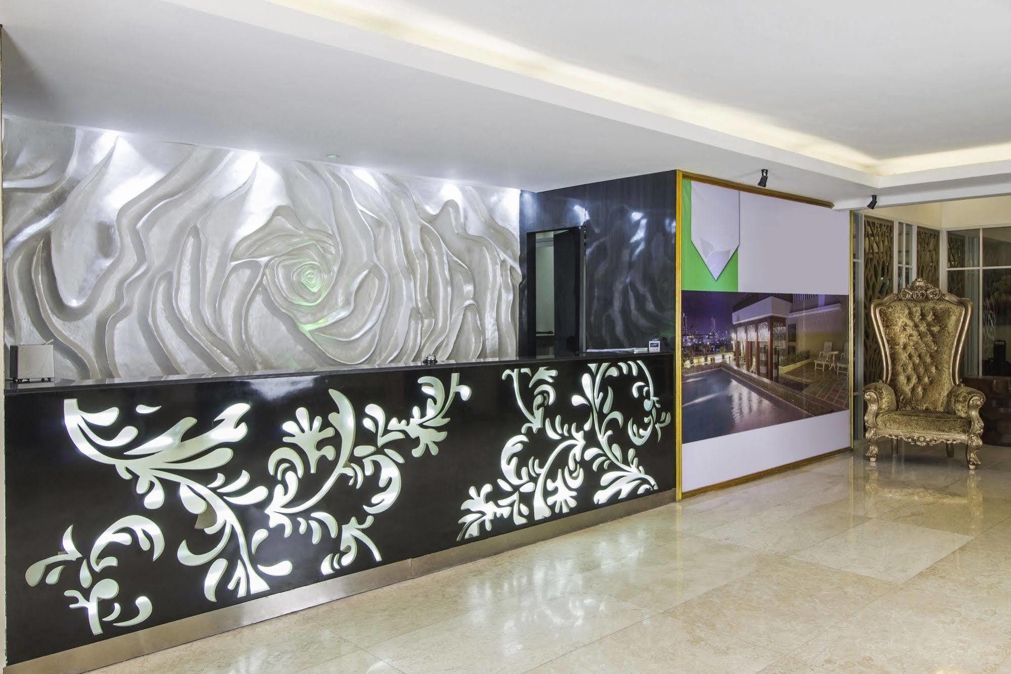 Reddoorz Premium @ Thamrin Kebon Sirih Hotel Jakarta