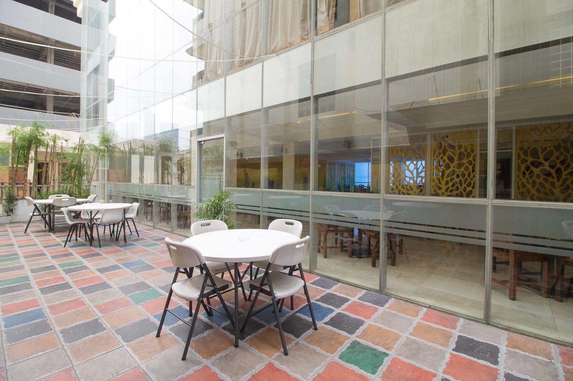 Reddoorz Premium @ Thamrin Kebon Sirih 4* Jakarta