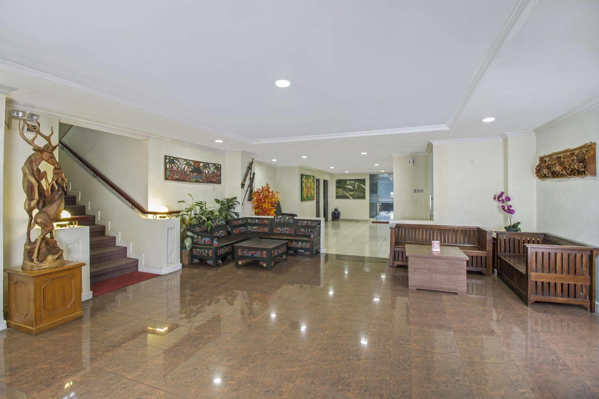 Reddoorz Premium @ Thamrin Kebon Sirih Hotel Jakarta