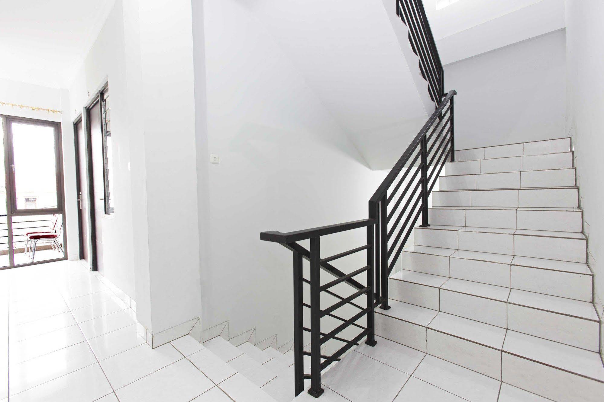 Guest house Reddoorz Near Percetakan Negara 2*