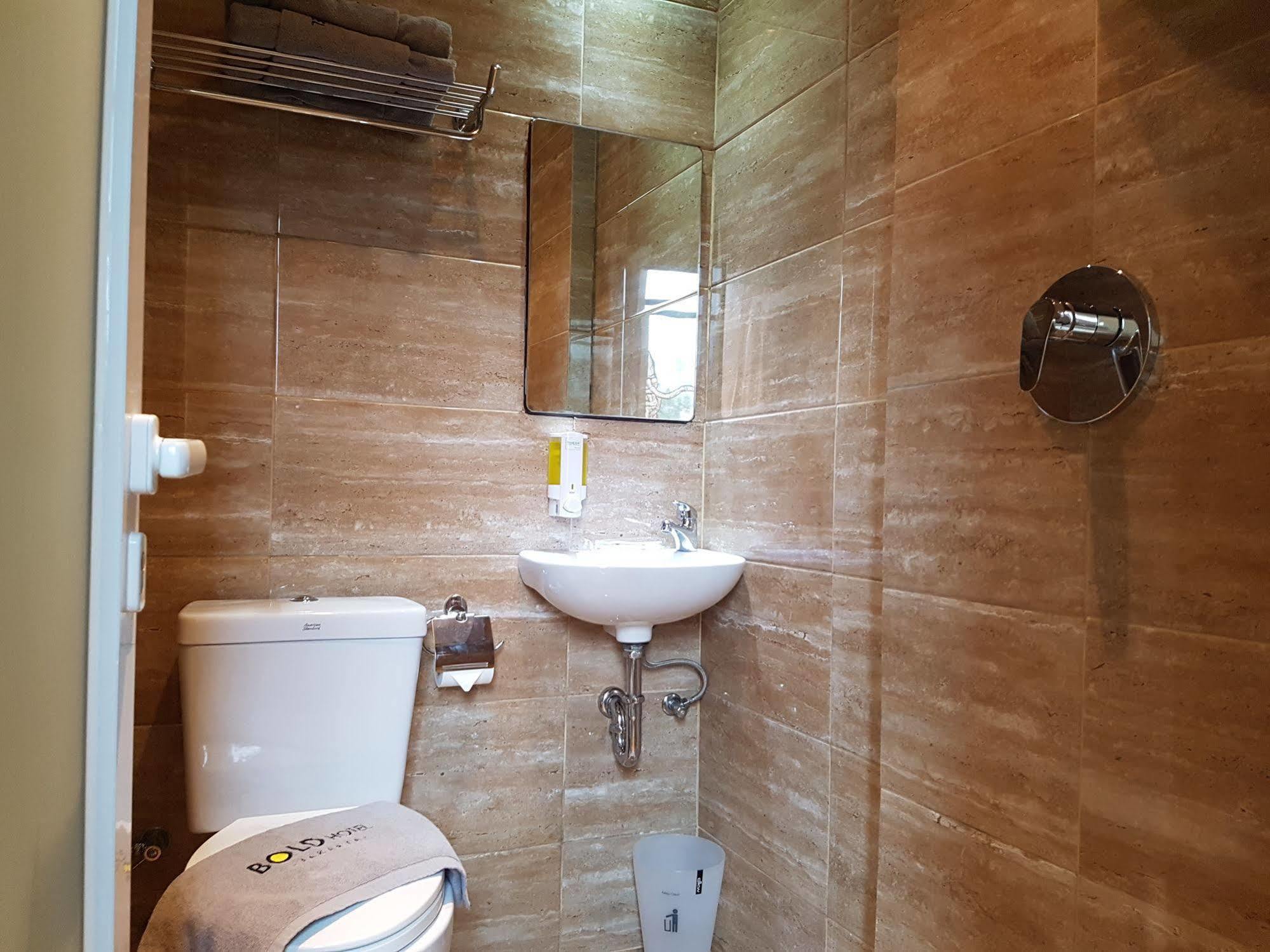 Bold Hotel Jakarta 2*