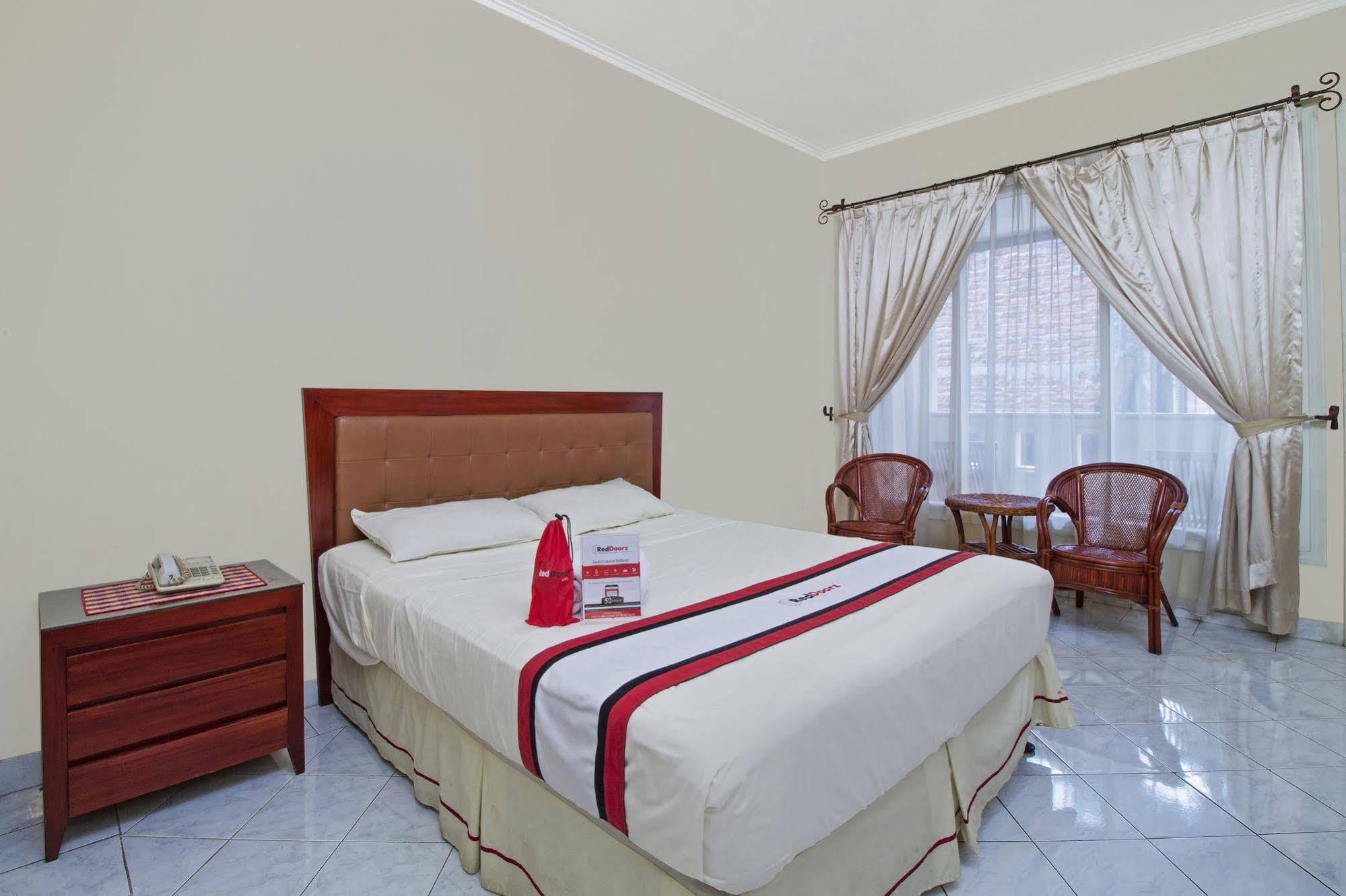 Guest house Reddoorz @ Pejaten Raya 2*