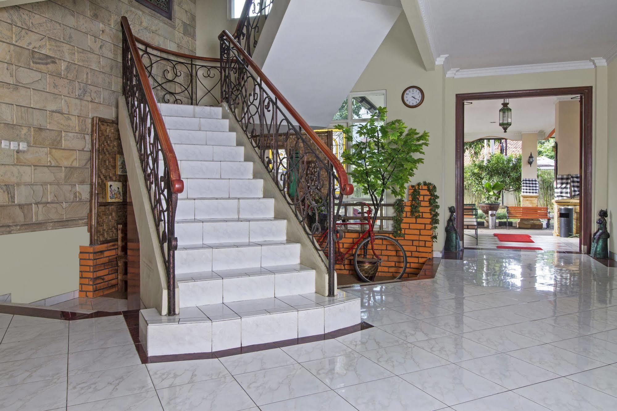 Guest house Reddoorz @ Pejaten Raya
