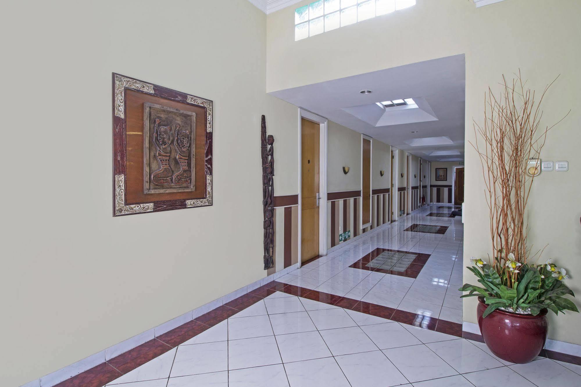 Guest house Reddoorz @ Pejaten Raya 2*