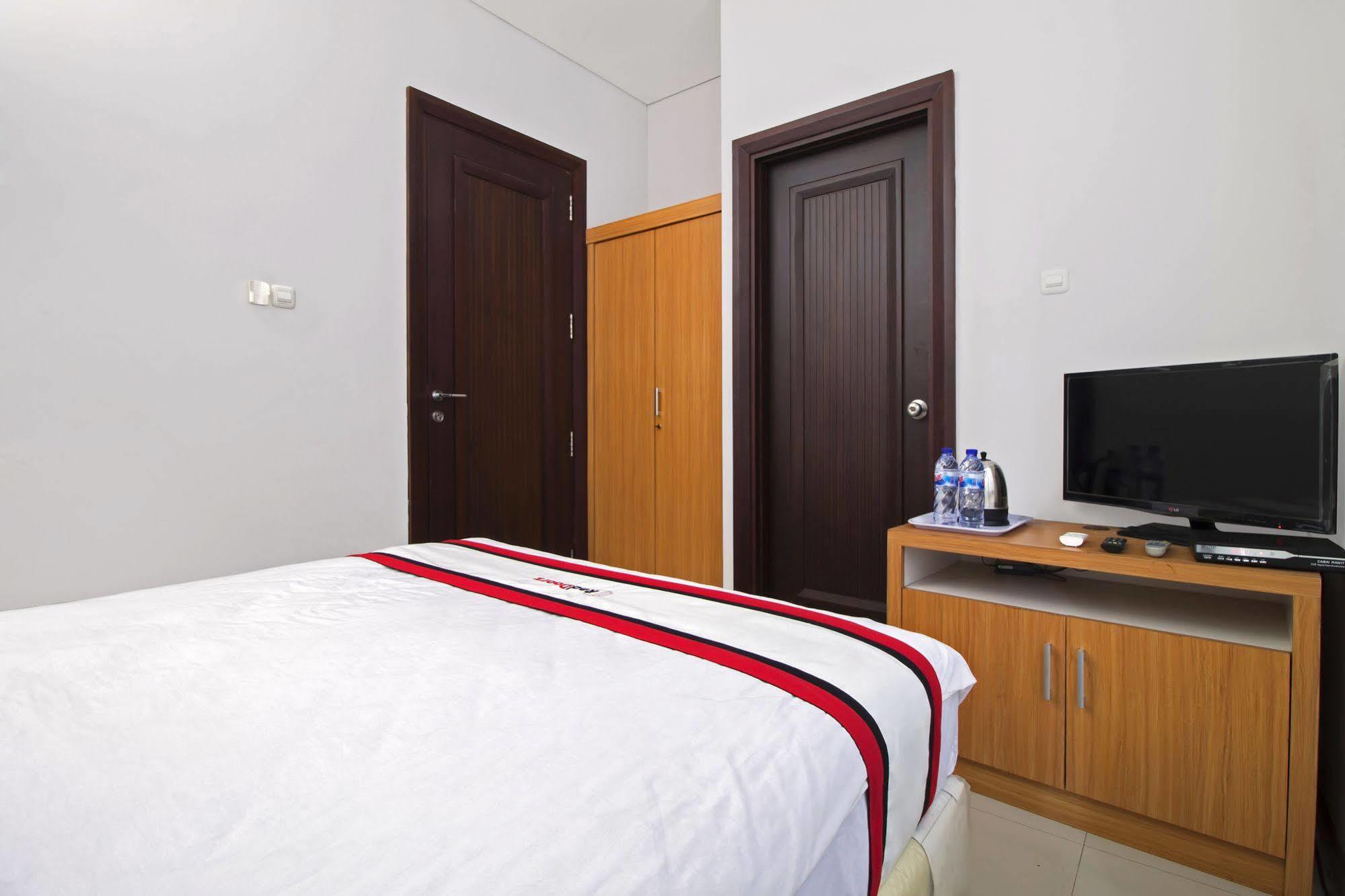 Reddoorz Near Kelapa Dua Kebon Jeruk Jakarta
