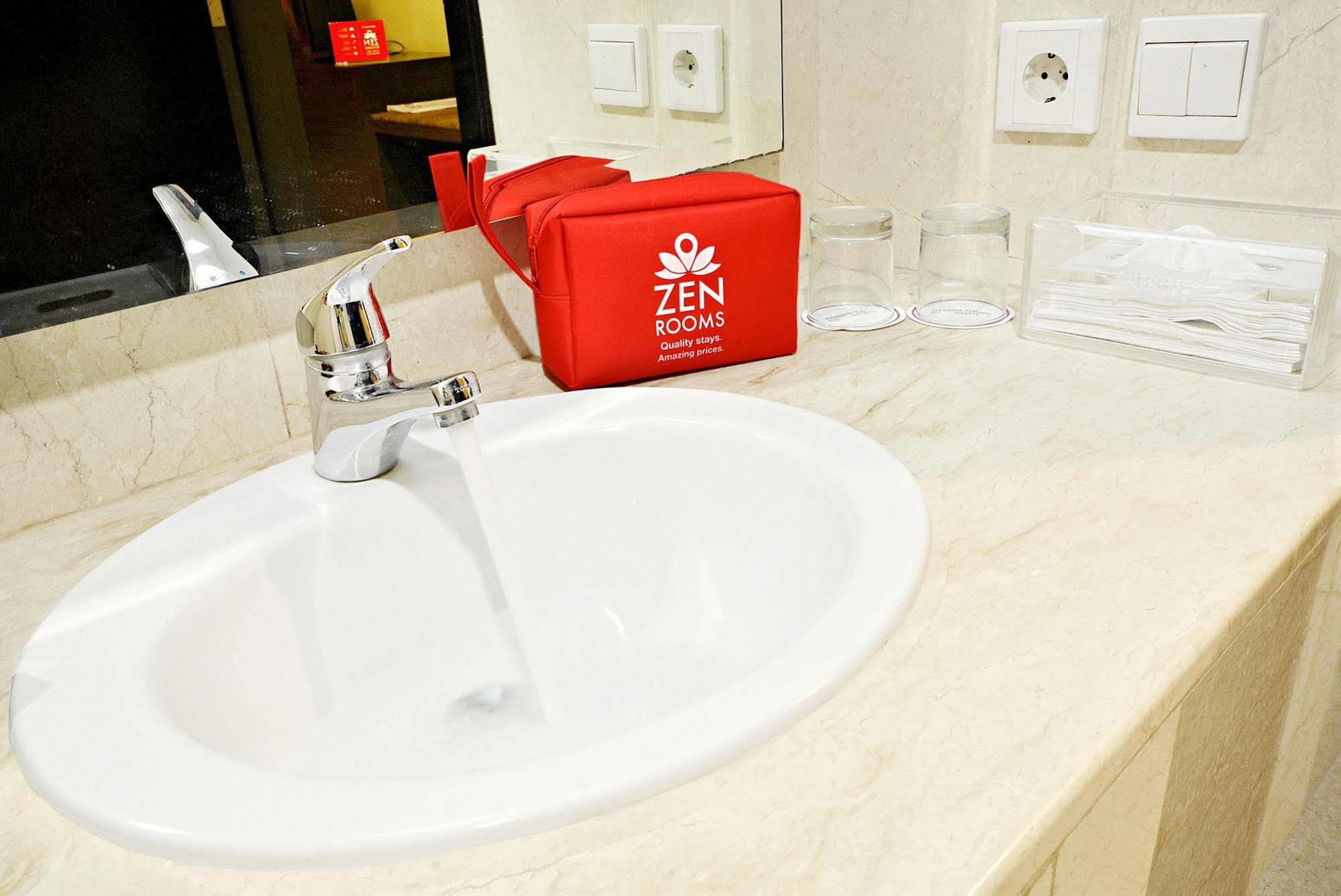 Hotel Zen Bandengan Selatan 3*