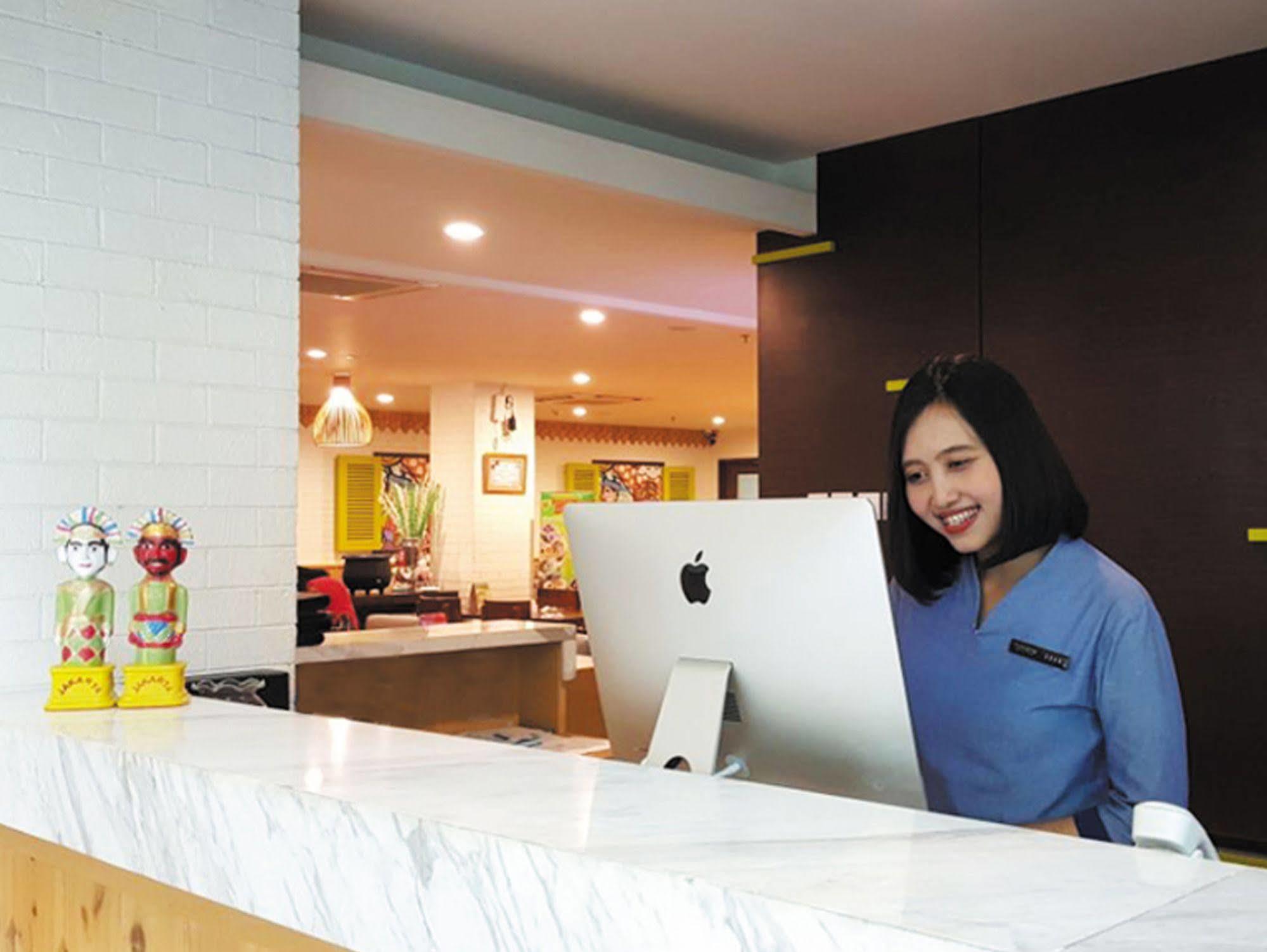 Maxonehotels.com At Kramat 3*