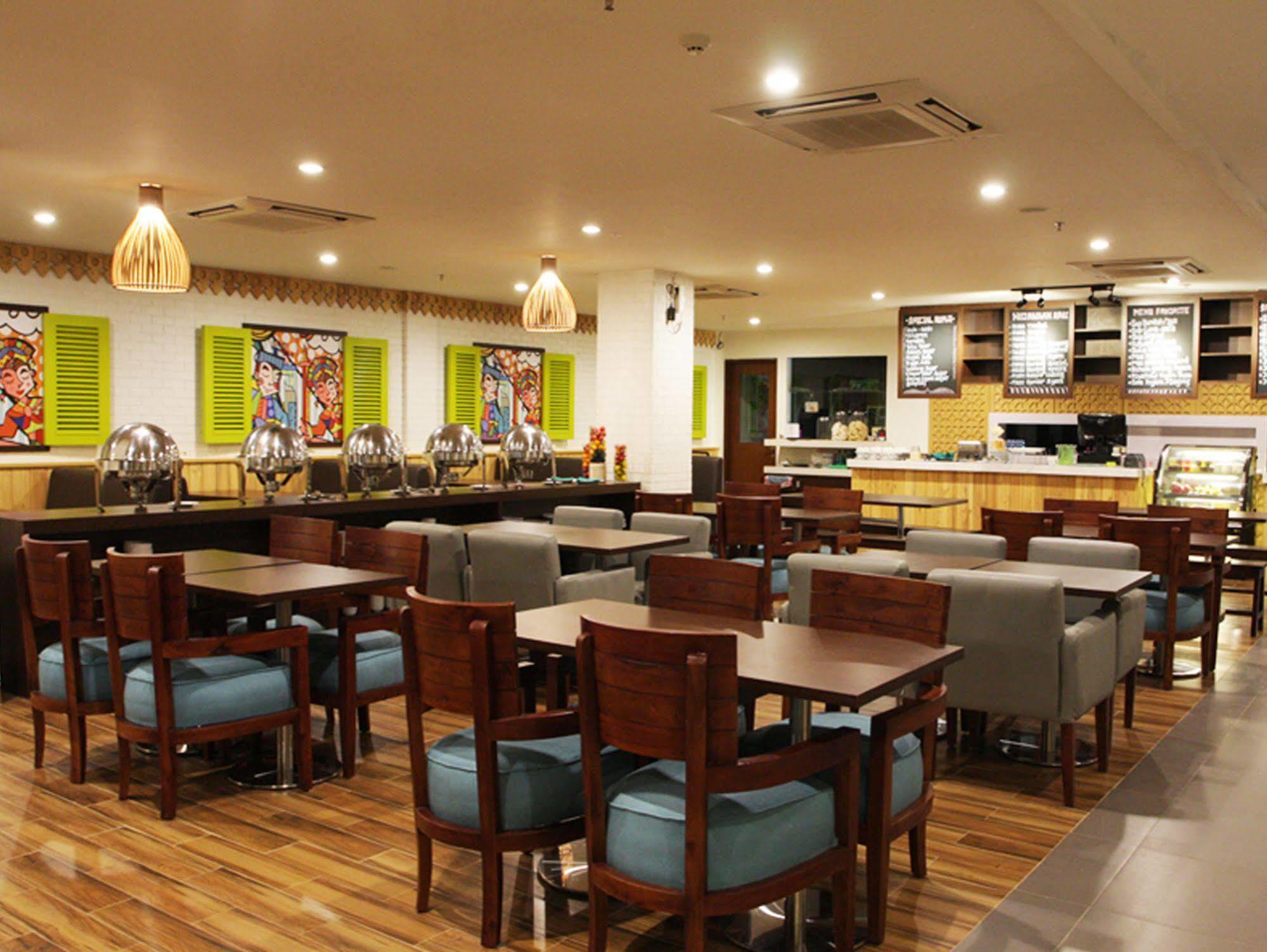 Maxonehotels.com At Kramat Hotel 3*