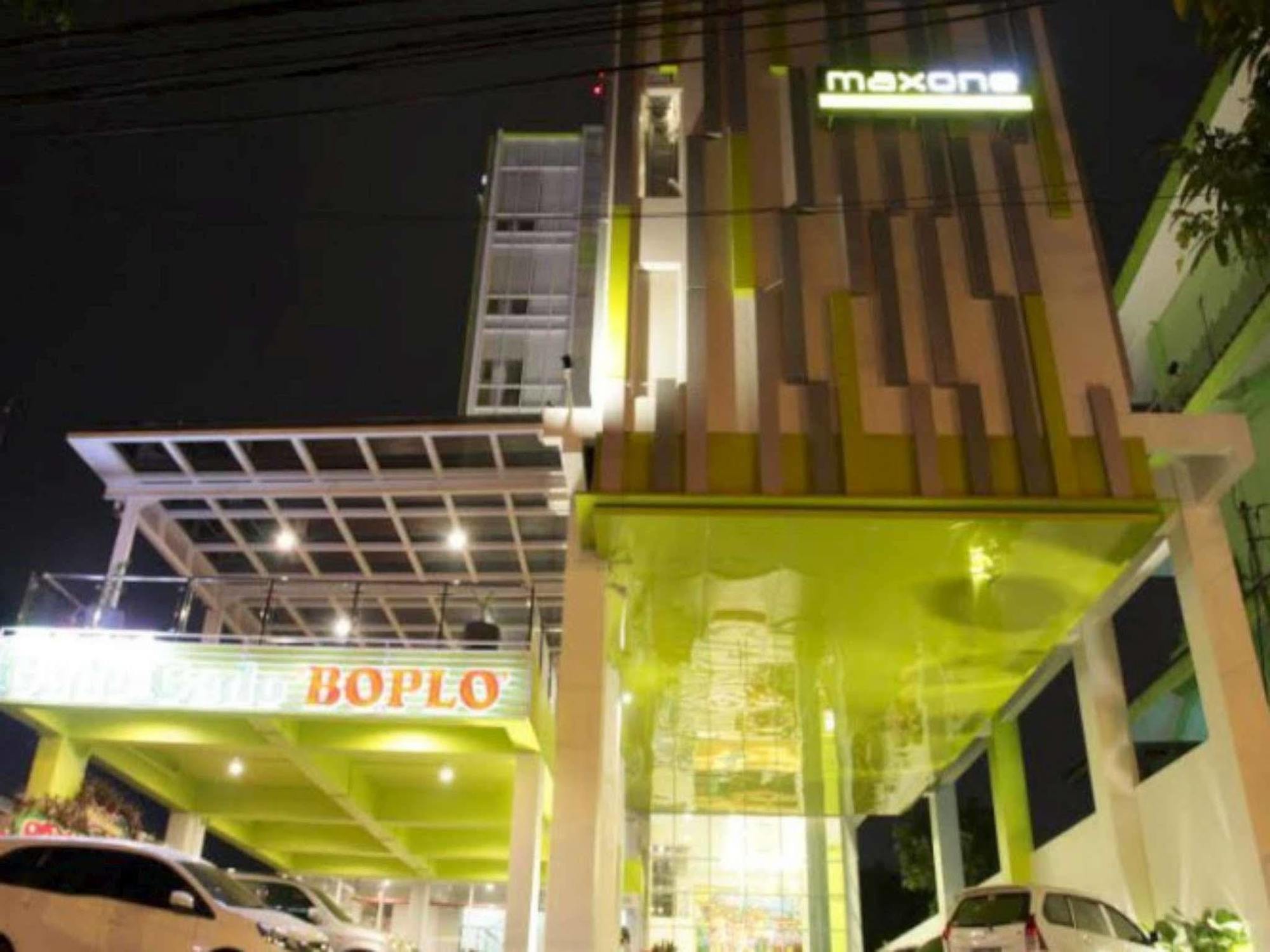 Hotel Maxonehotels.com At Kramat 3*