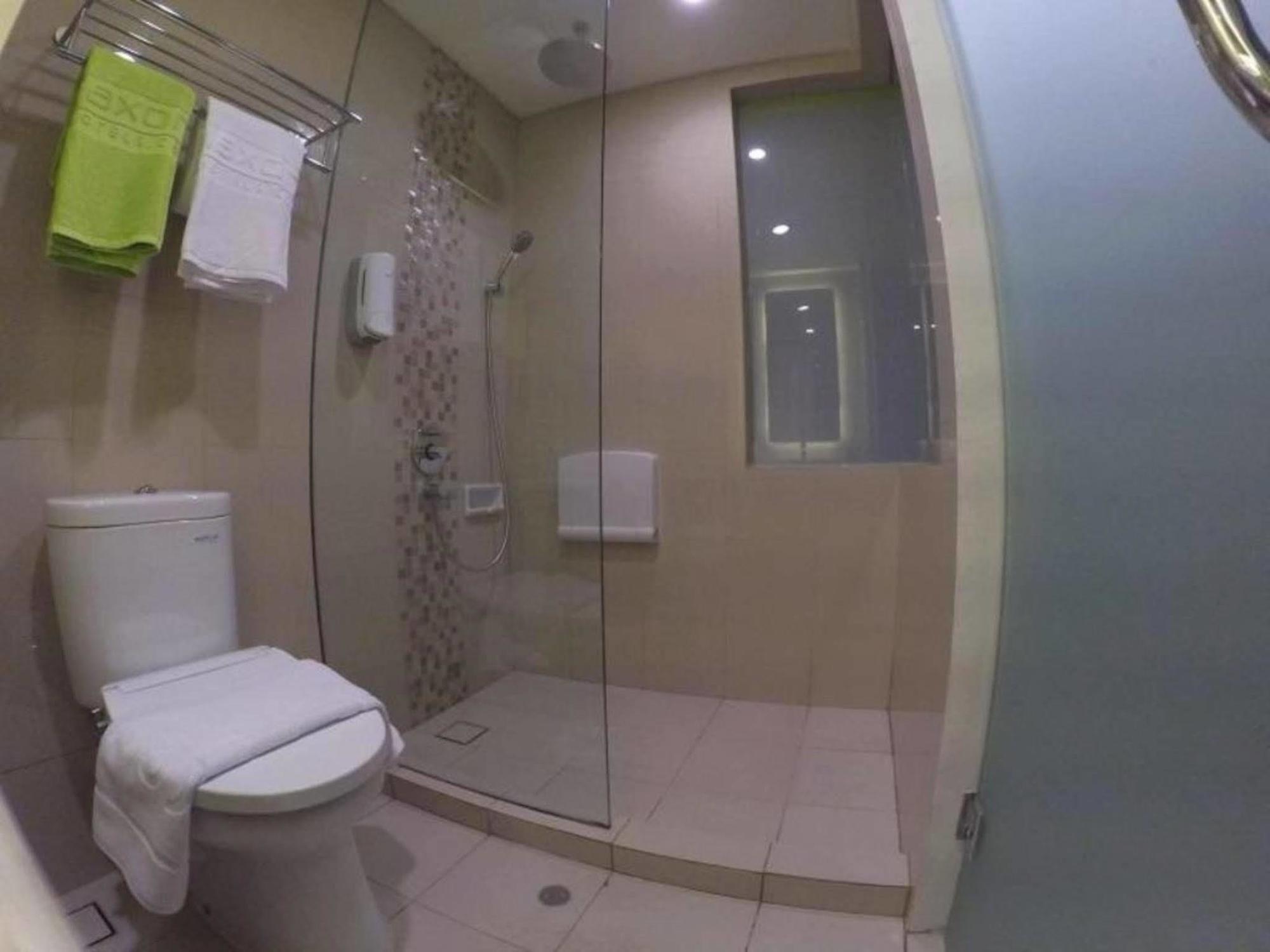 Maxonehotels.com At Kramat Jakarta