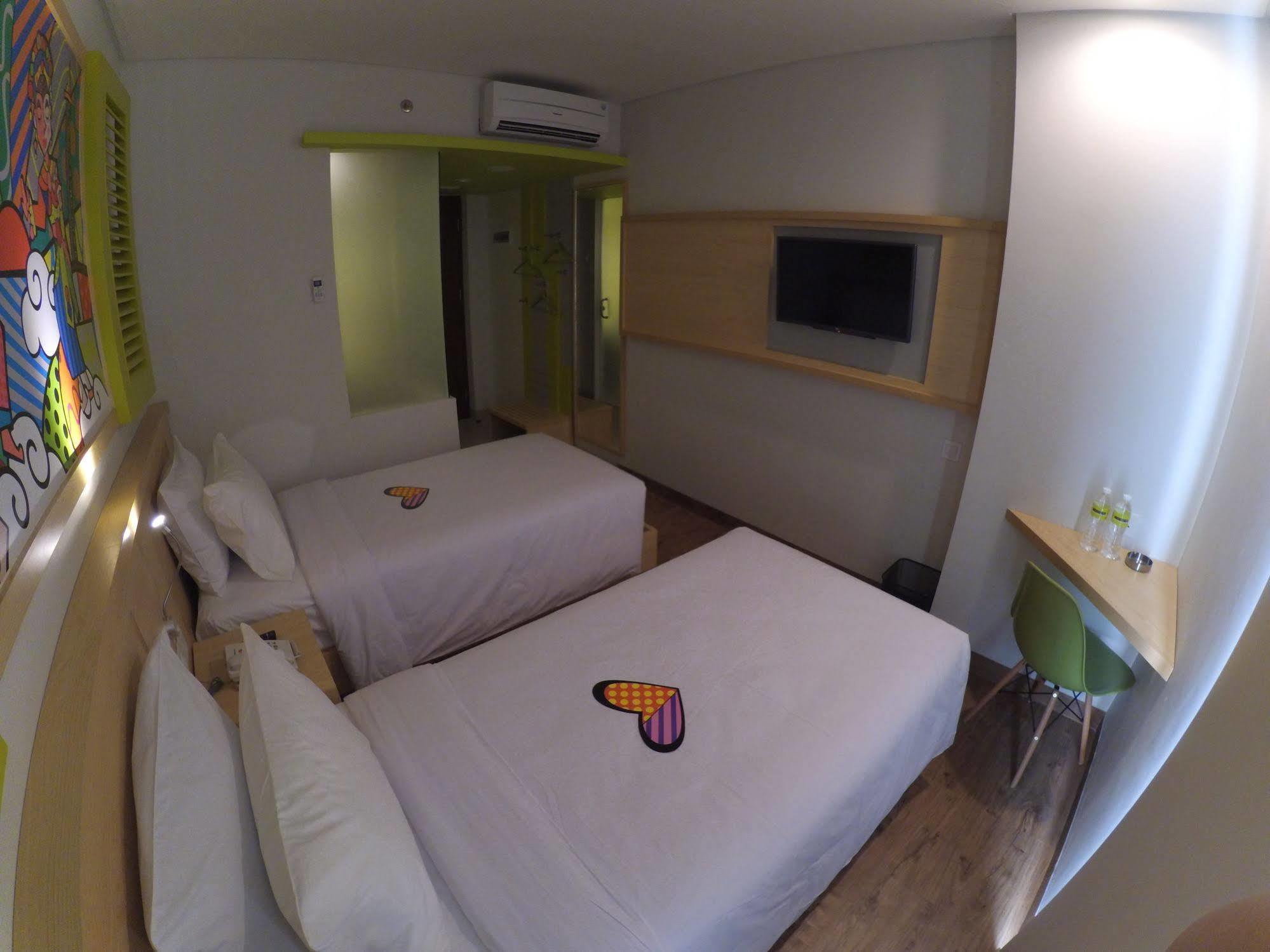 Maxonehotels.com At Kramat