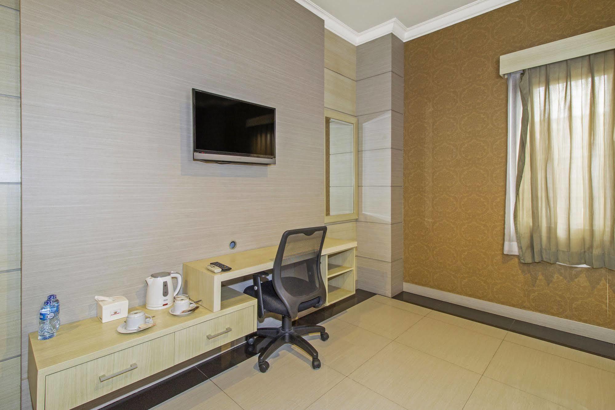 Reddoorz @ Kebayoran Guest house 2*