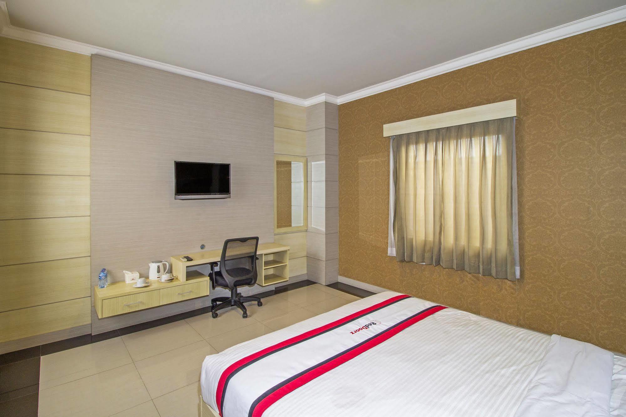 Reddoorz @ Kebayoran Guest house 2*