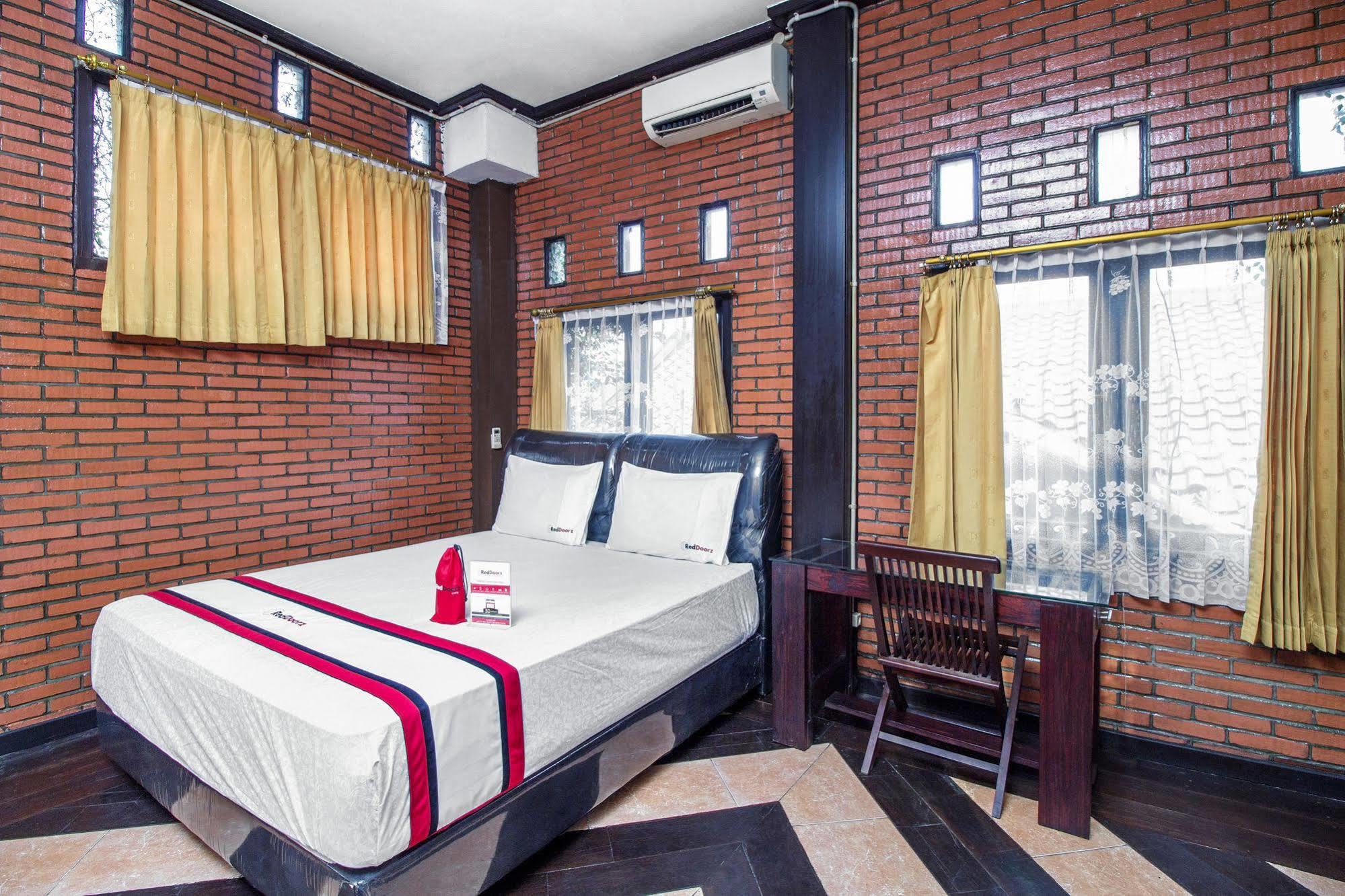Guest house Reddoorz @ Cilandak Timur
