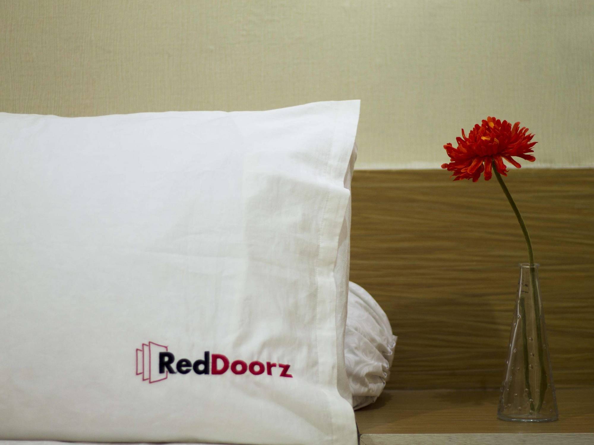 Reddoorz Near Pasar Tanah Abang Jakarta