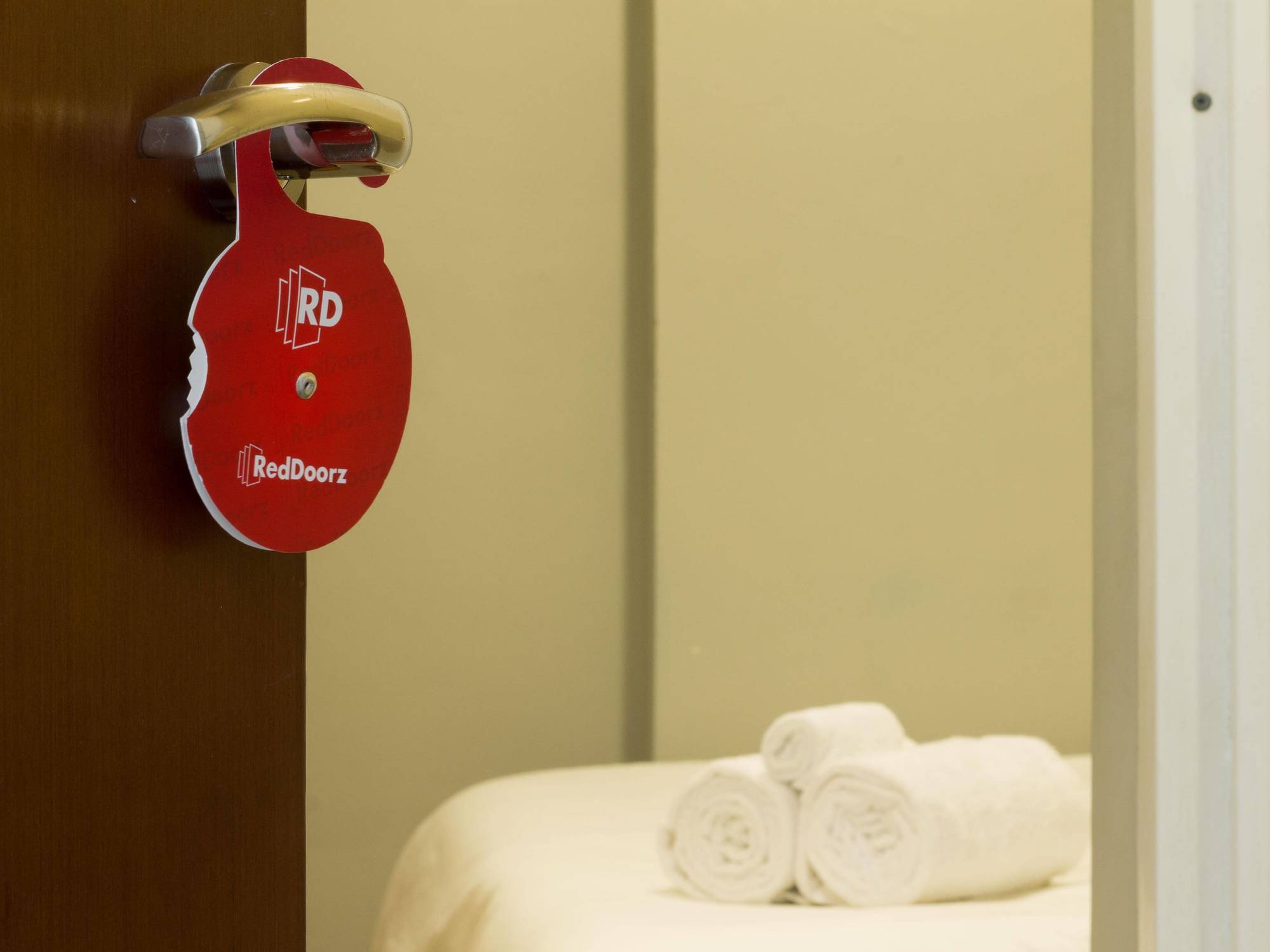 Reddoorz Near Pasar Tanah Abang Guest house