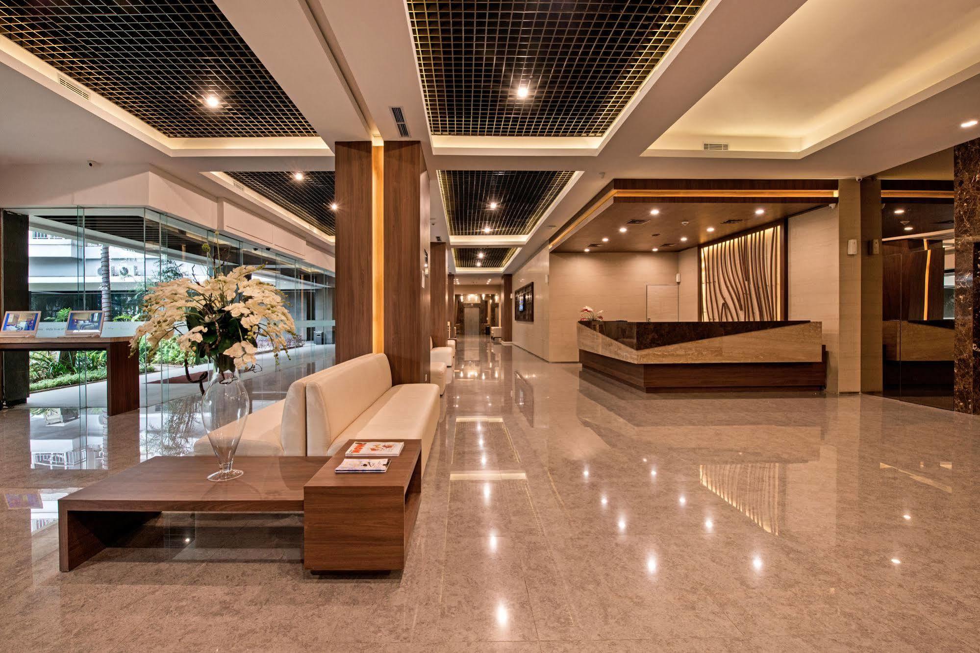 Grand Whiz Poins Simatupang 4* Jakarta