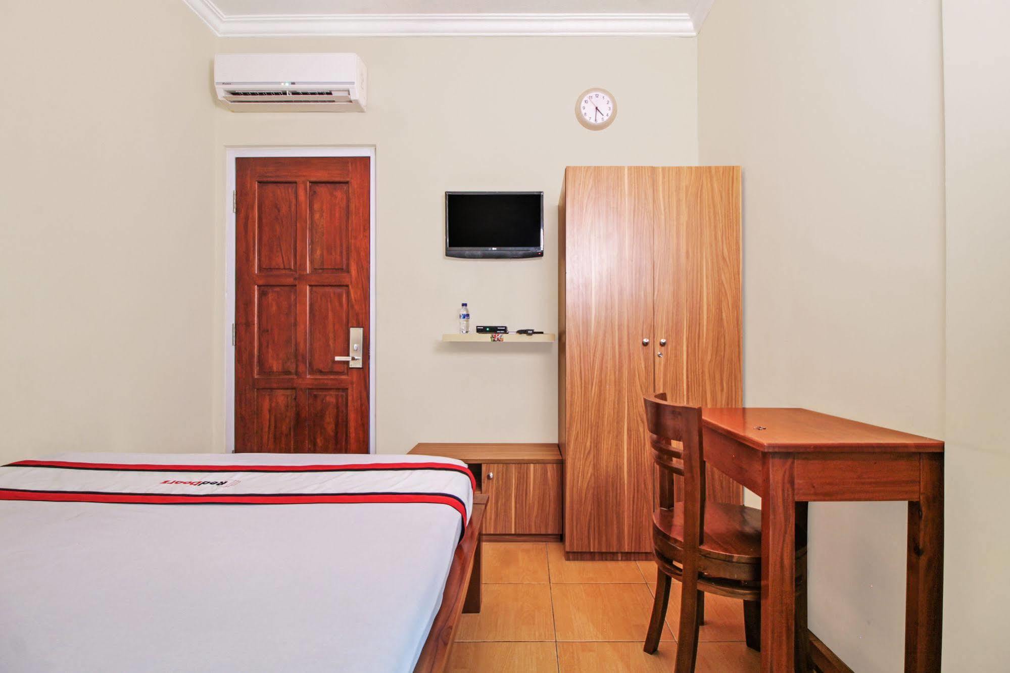 Gasthof Reddoorz @ Kwitang 2*