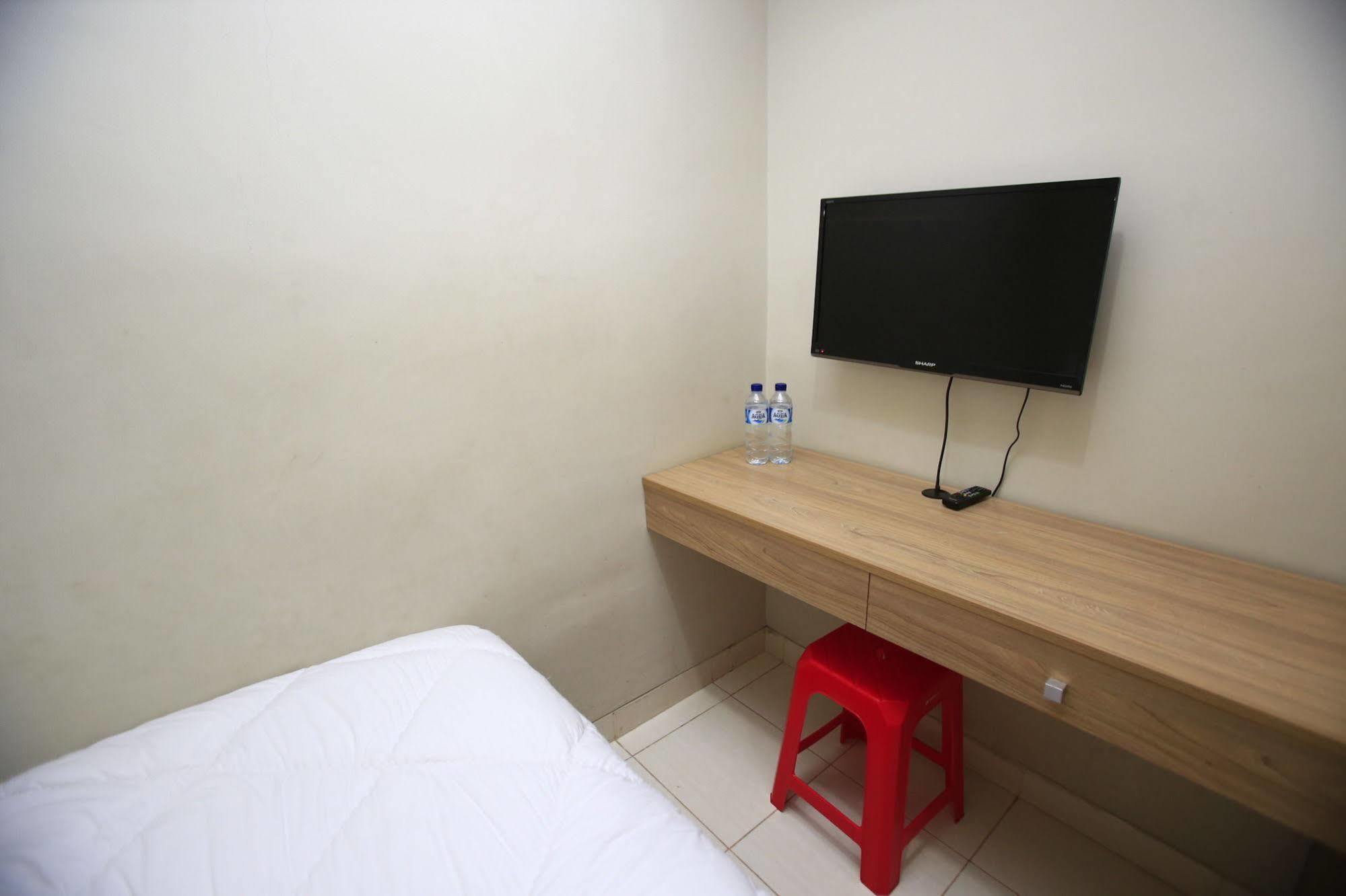 Guest house Reddoorz Karet Pedurenan Jakarta
