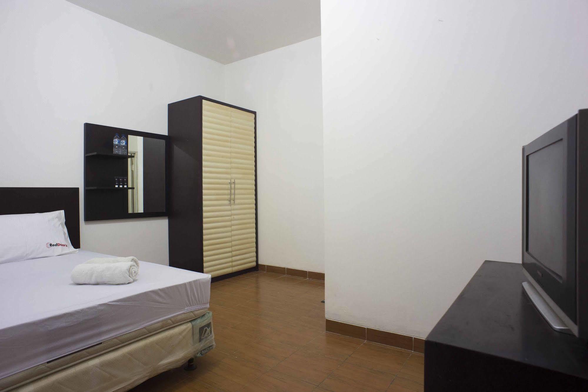 Hotel Reddoorz @ Kebayoran Selatan