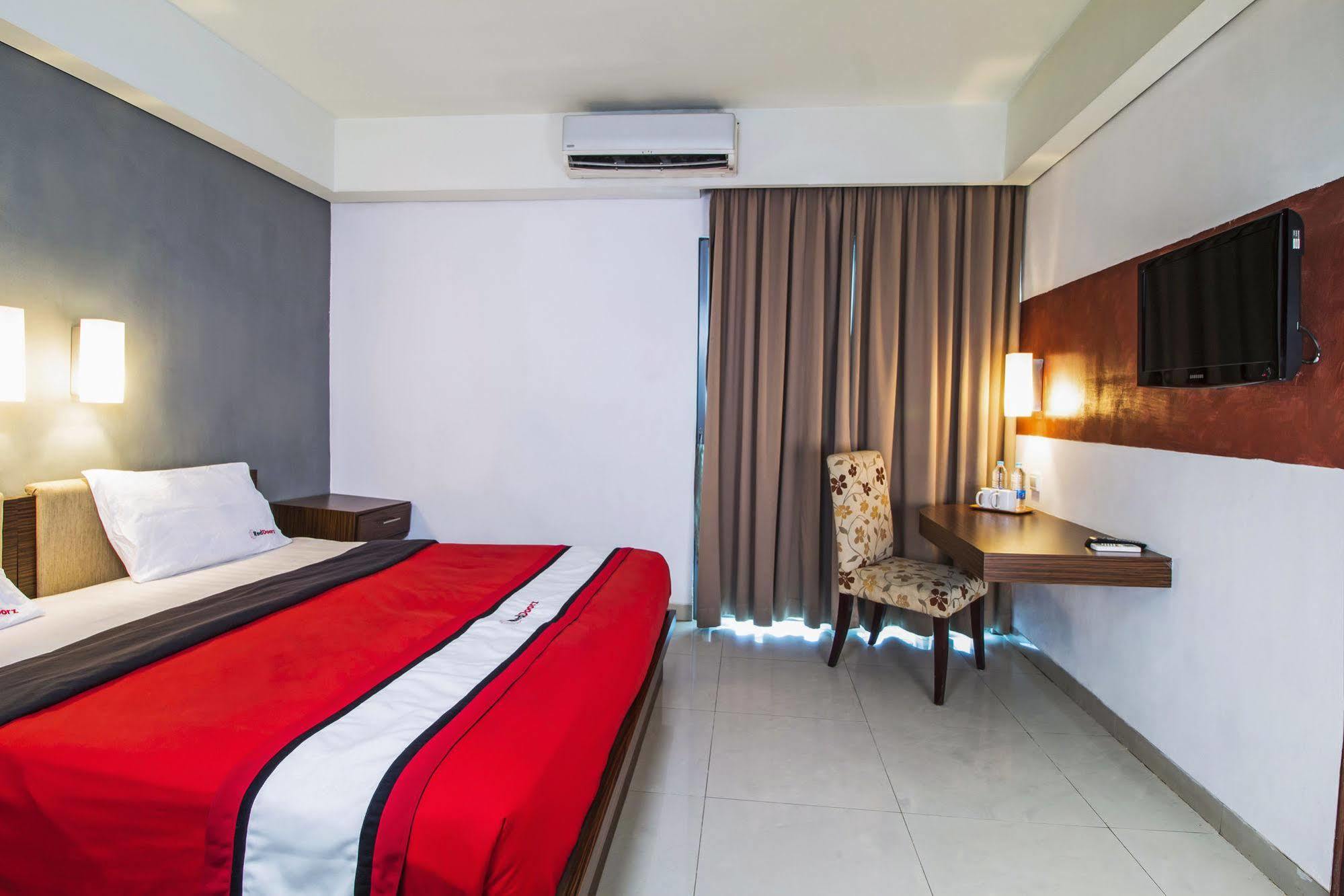 Reddoorz Near Rs Pertamina 2* Jakarta