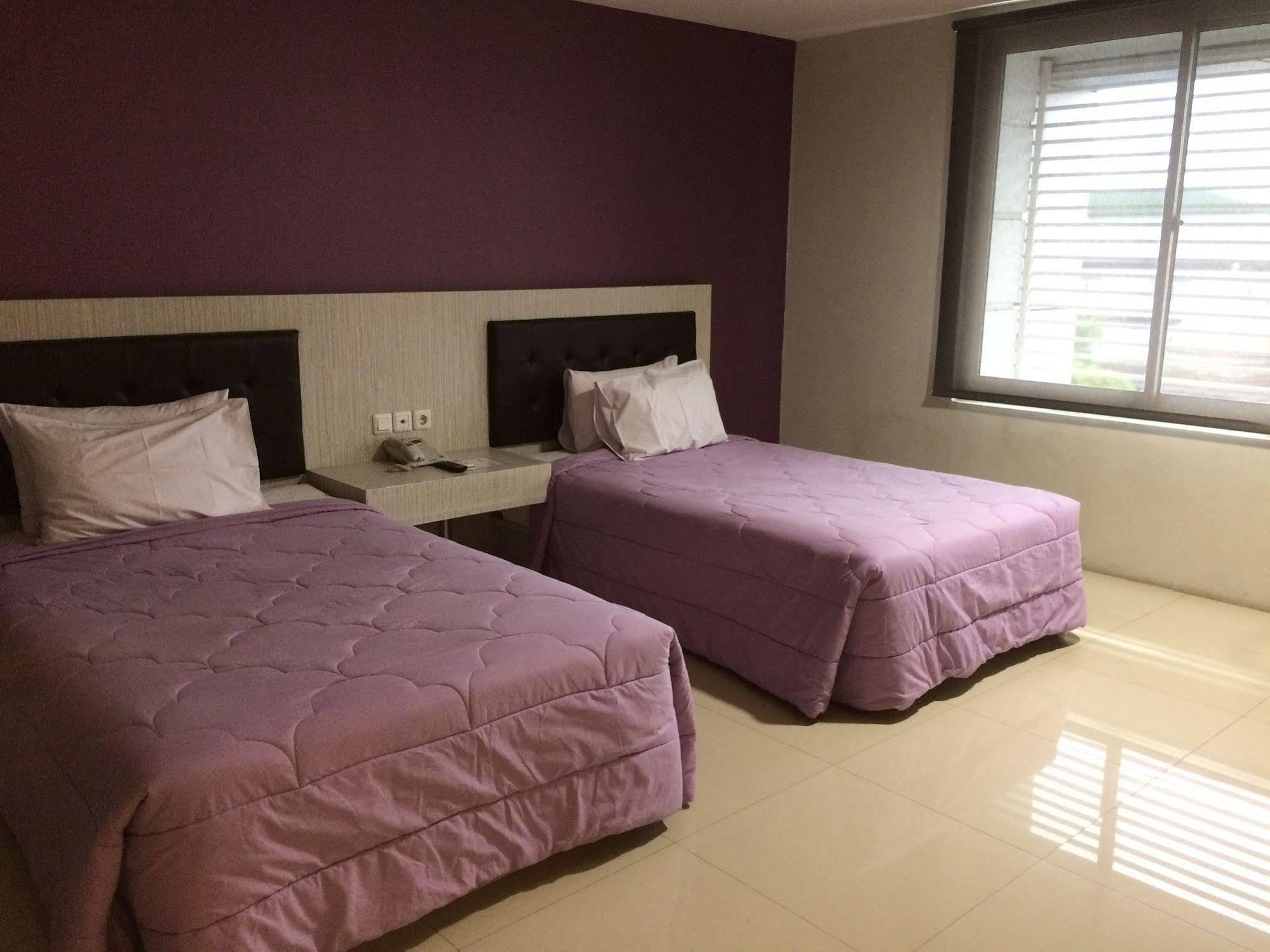 Pax Hotel 2*