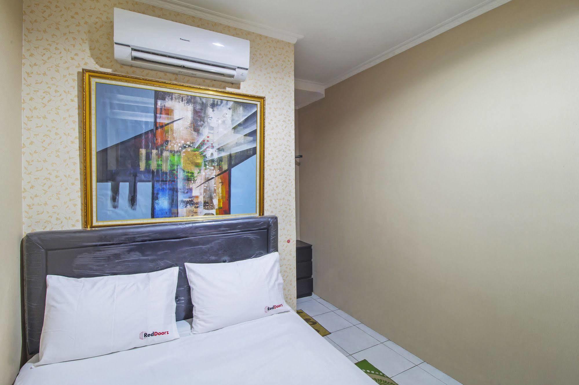 Wisma tamu Reddoorz @ Slipi Jaya