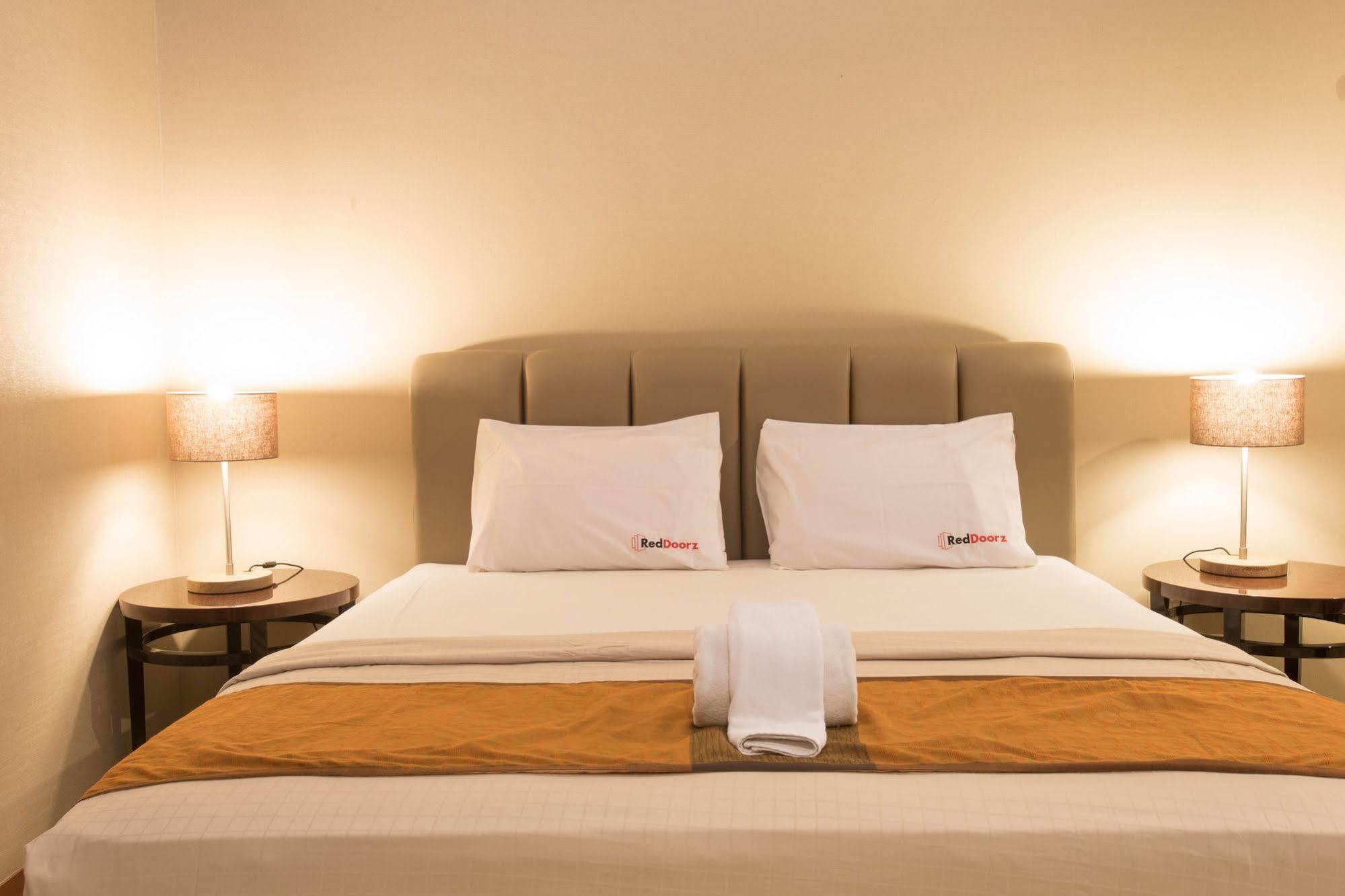 Reddoorz Plus @ Cipete Selatan Guest house 3*