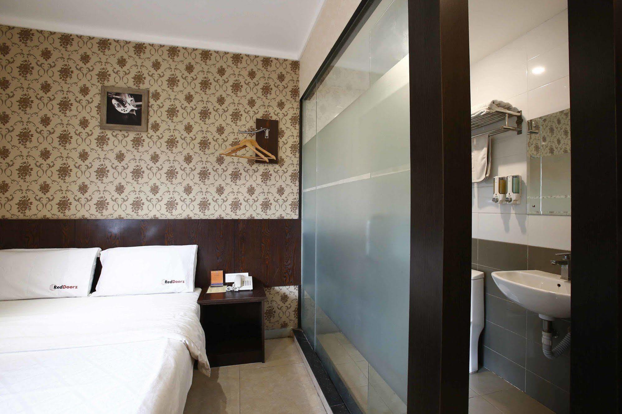 Nhà khách Reddoorz @ Gajah Mada Jakarta