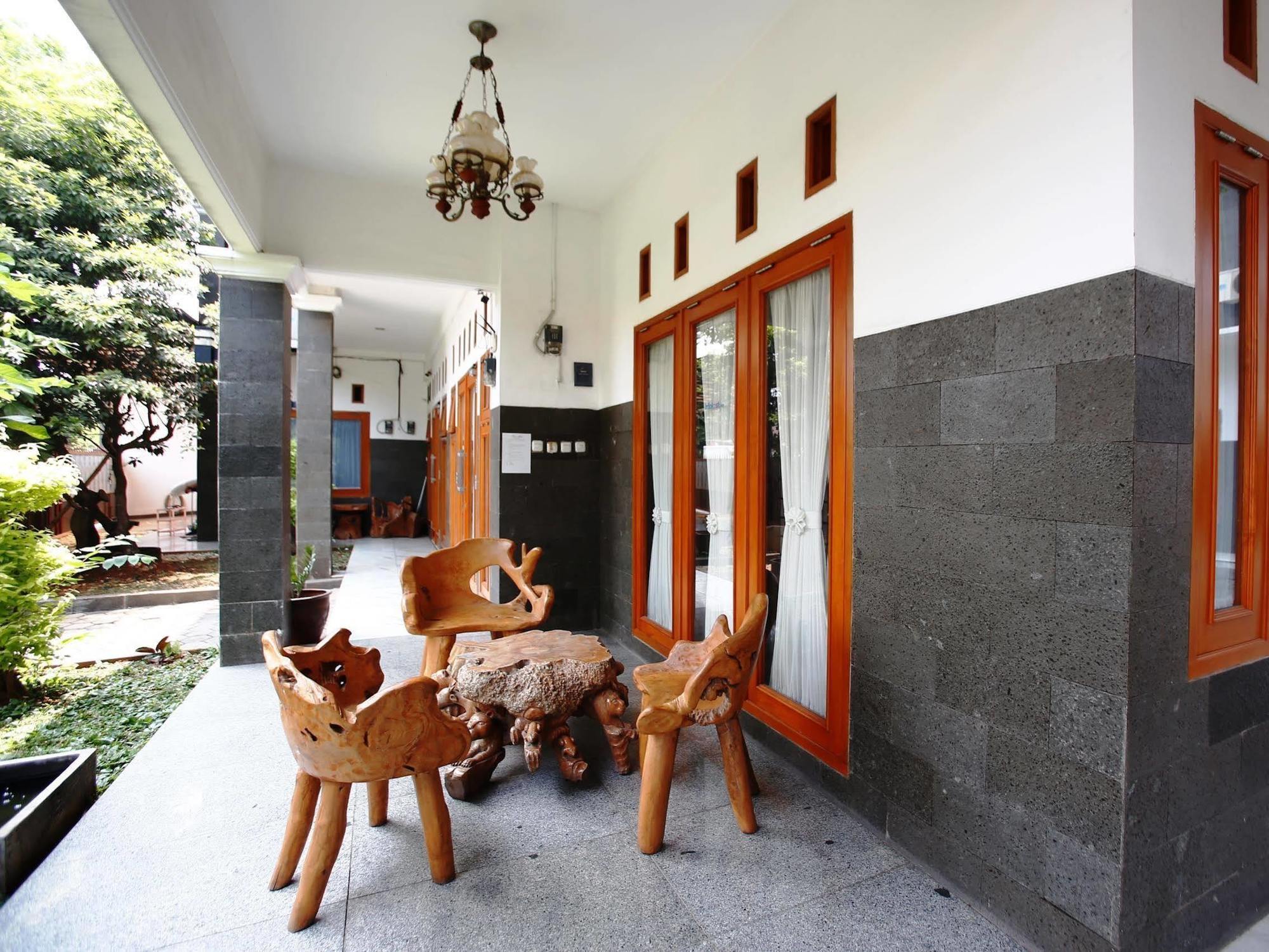 Hotel Reddoorz @ Ragunan Jakarta