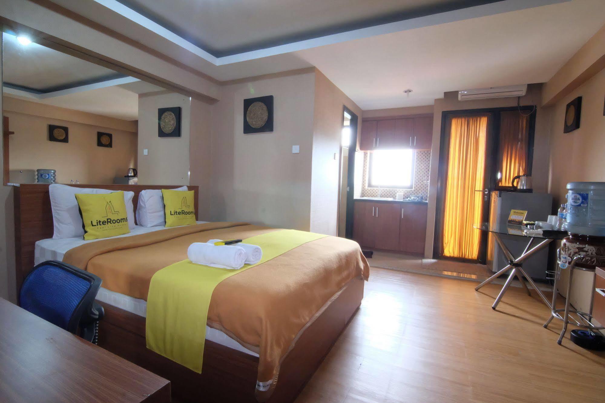 Aparthotel Literooms 3*