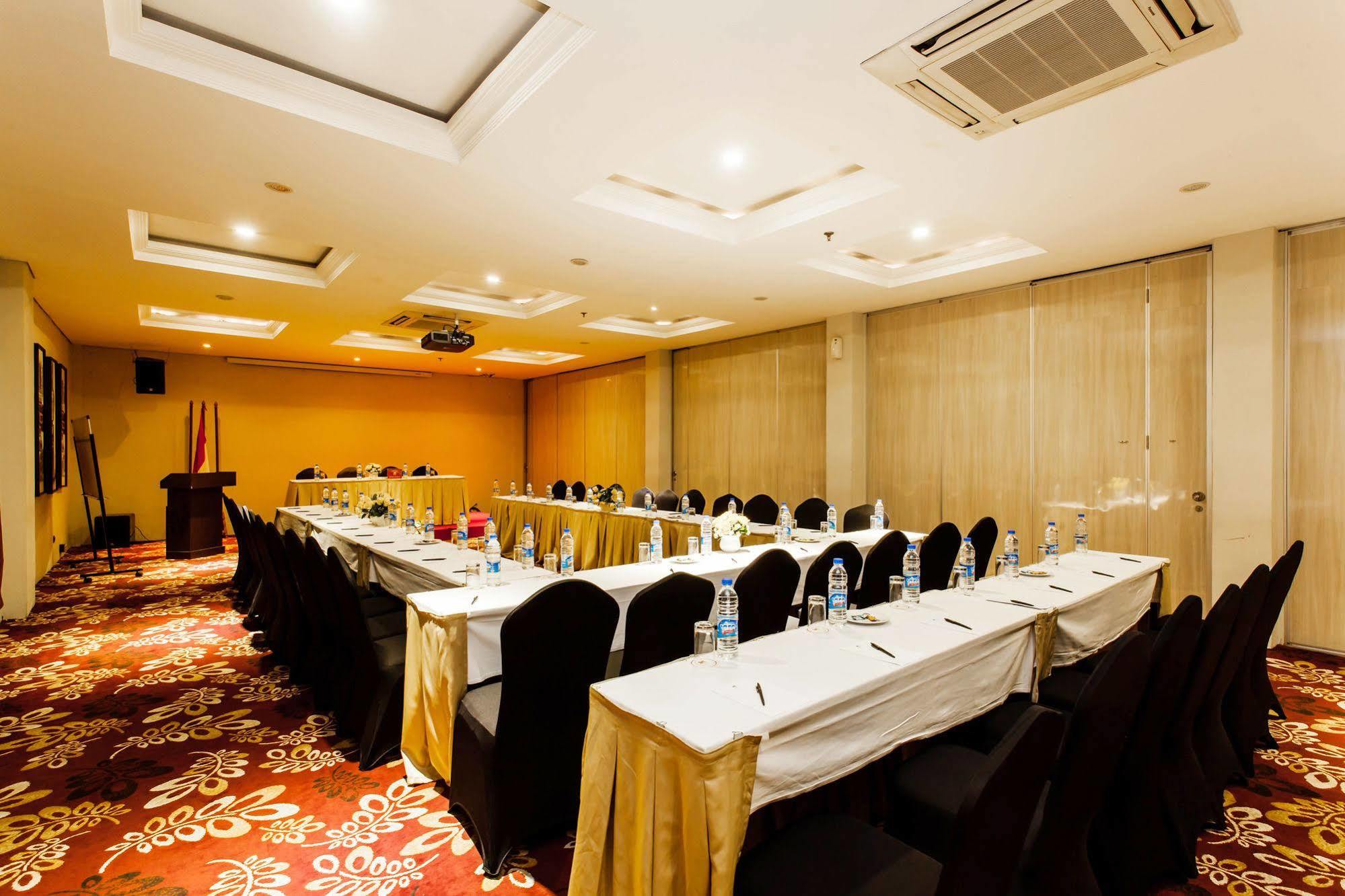Hotel Zen Blok M Palatehan 3*