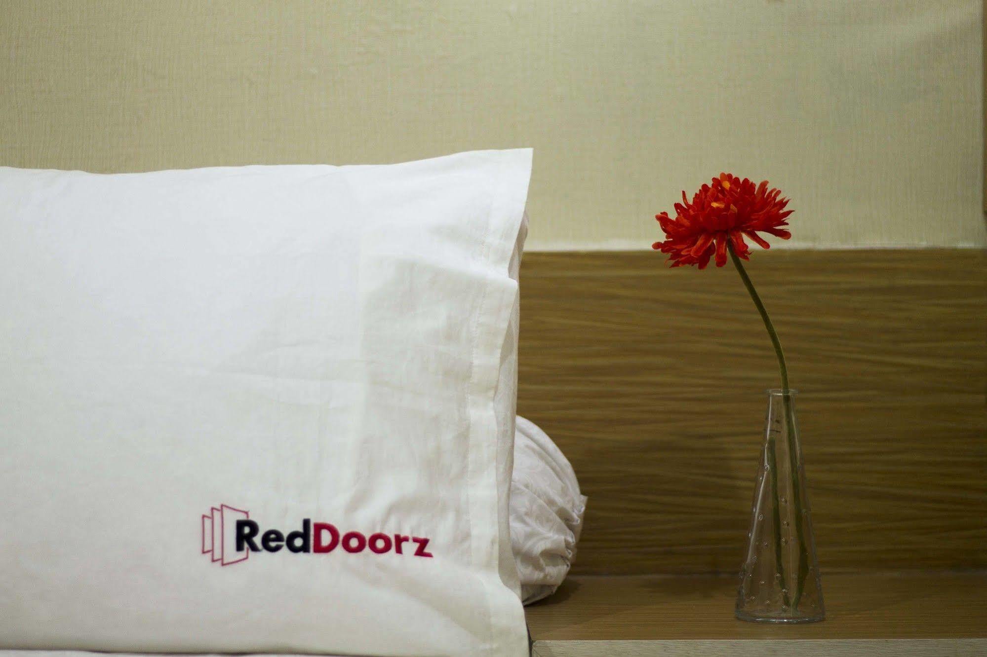 Casa de hóspedes Reddoorz Near Blok M 3*