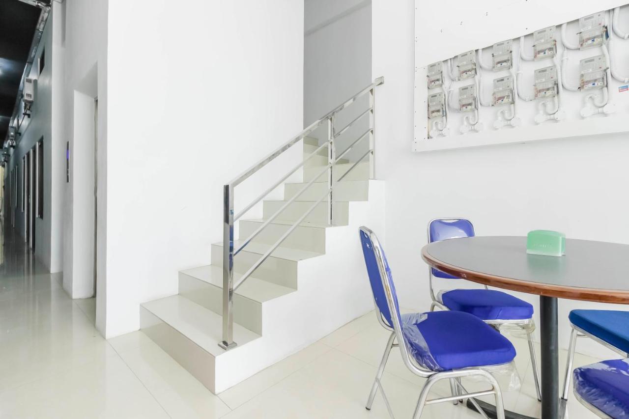 Casa de hóspedes Reddoorz Near Hayam Wuruk Plaza Jacarta