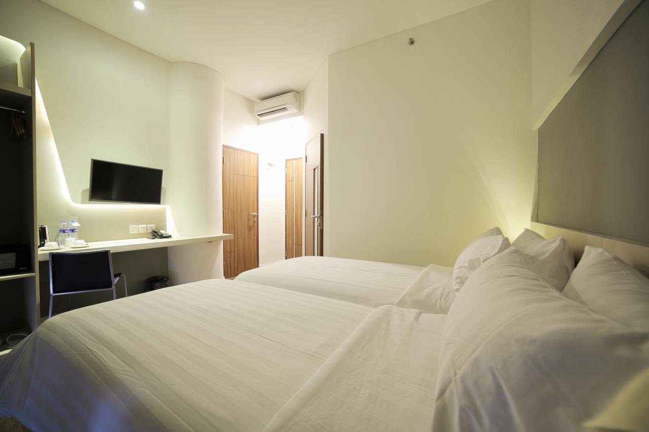 Hotel Ozone Pantai Indah Kapuk 3*