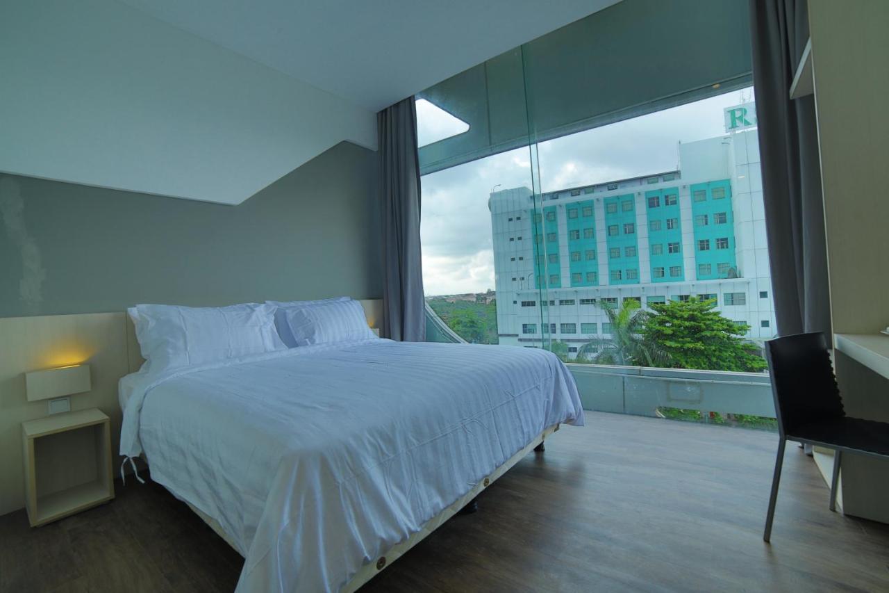 Hotel Ozone Pantai Indah Kapuk