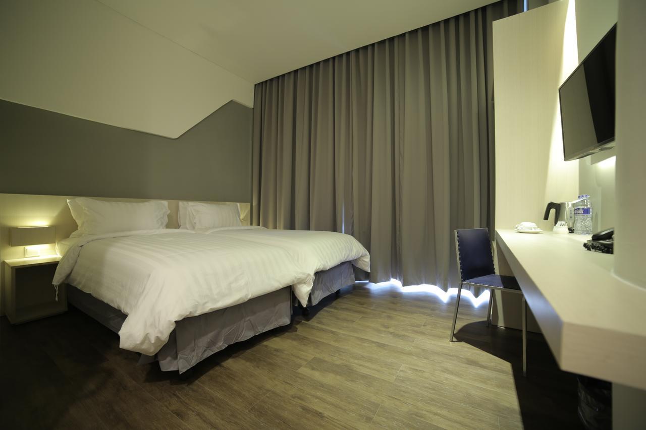 Ozone Pantai Indah Kapuk 3*
