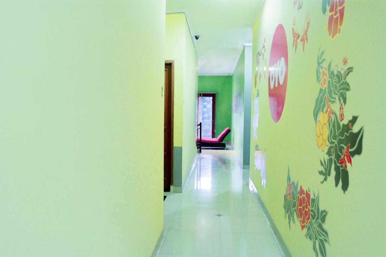 Oyo 124 House Hotel Jakarta