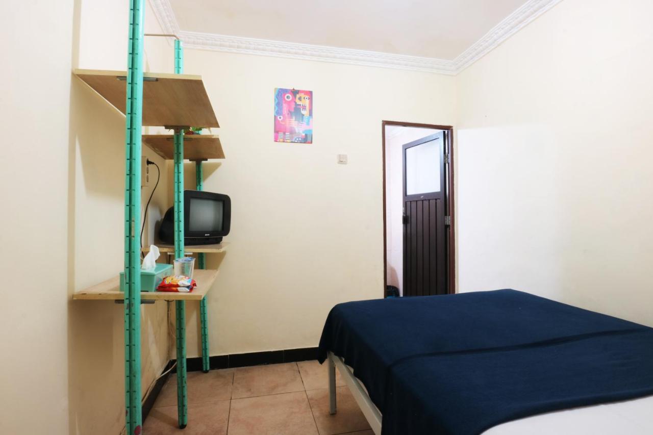 Guest house Makaliwe Jakarta