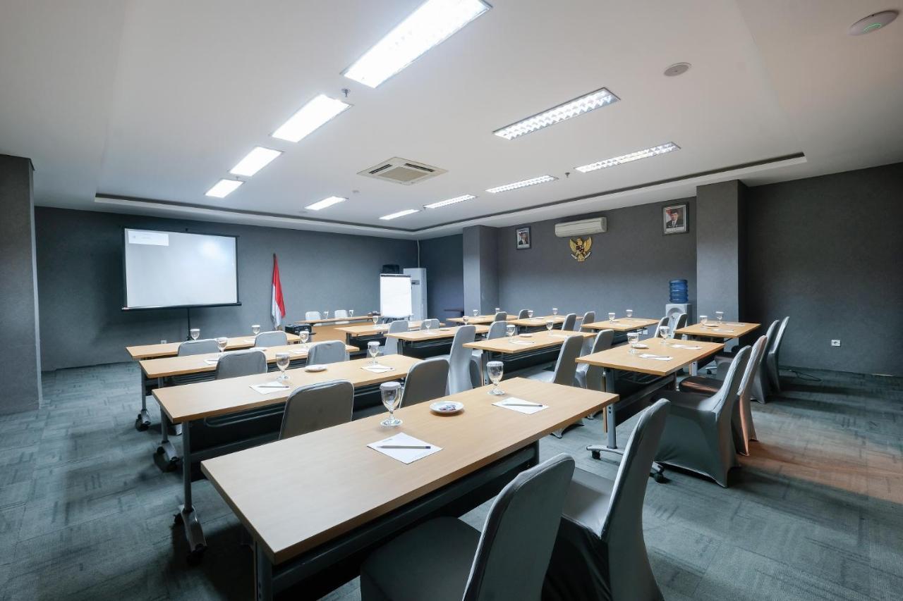 88 Mangga Besar 62 - Breakfast - Near By Ancol And Government Center 2* Jakarta