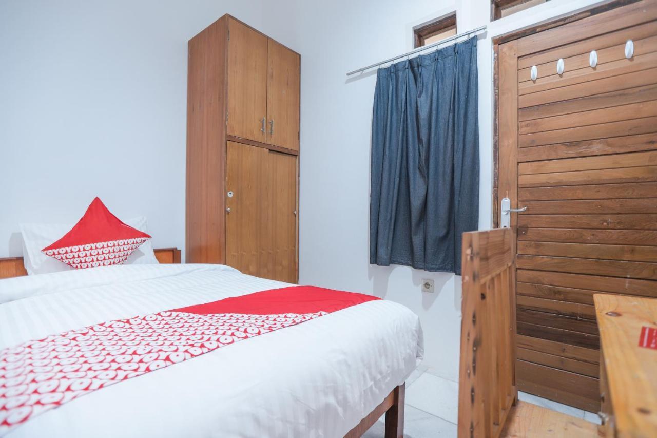 Oyo 150 Harmoni Hotel 2*
