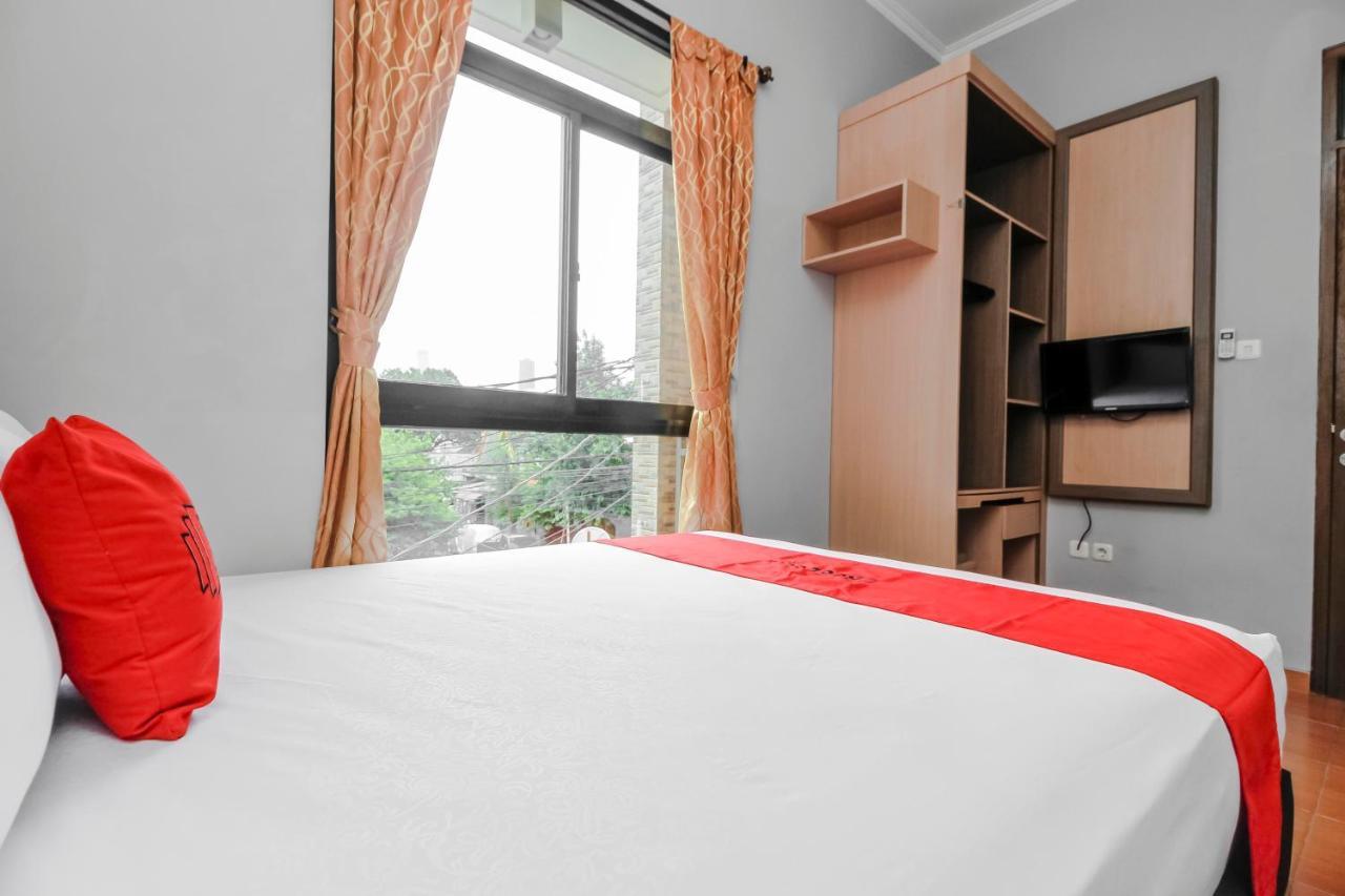 Reddoorz Near Manggarai Station 2 2*