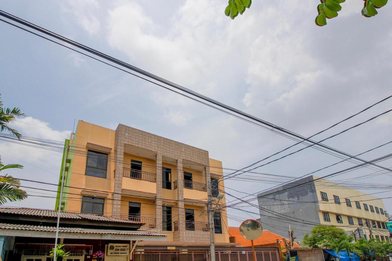 Reddoorz Near Manggarai Station 2 2*