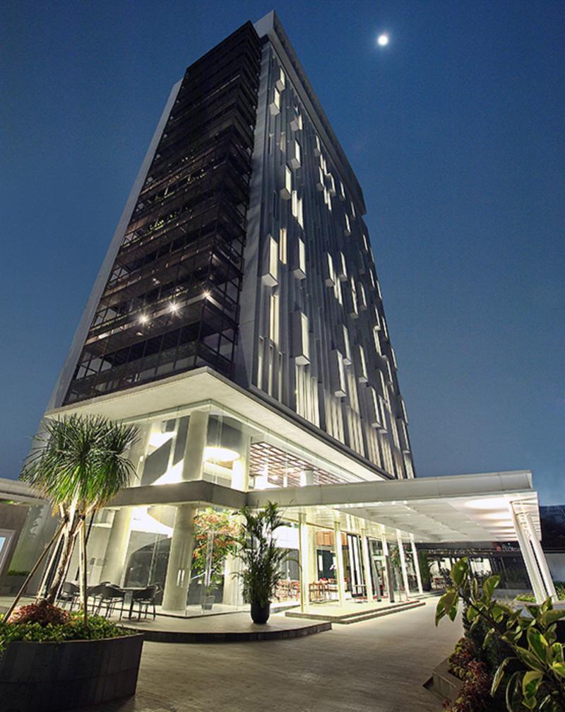 Ra Premiere Simatupang *
